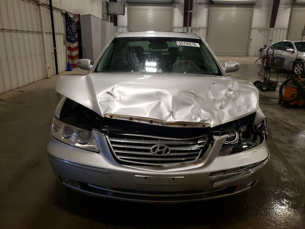 2008 Hyundai Azera Limited Silver vin: KMHFC46F88A256831