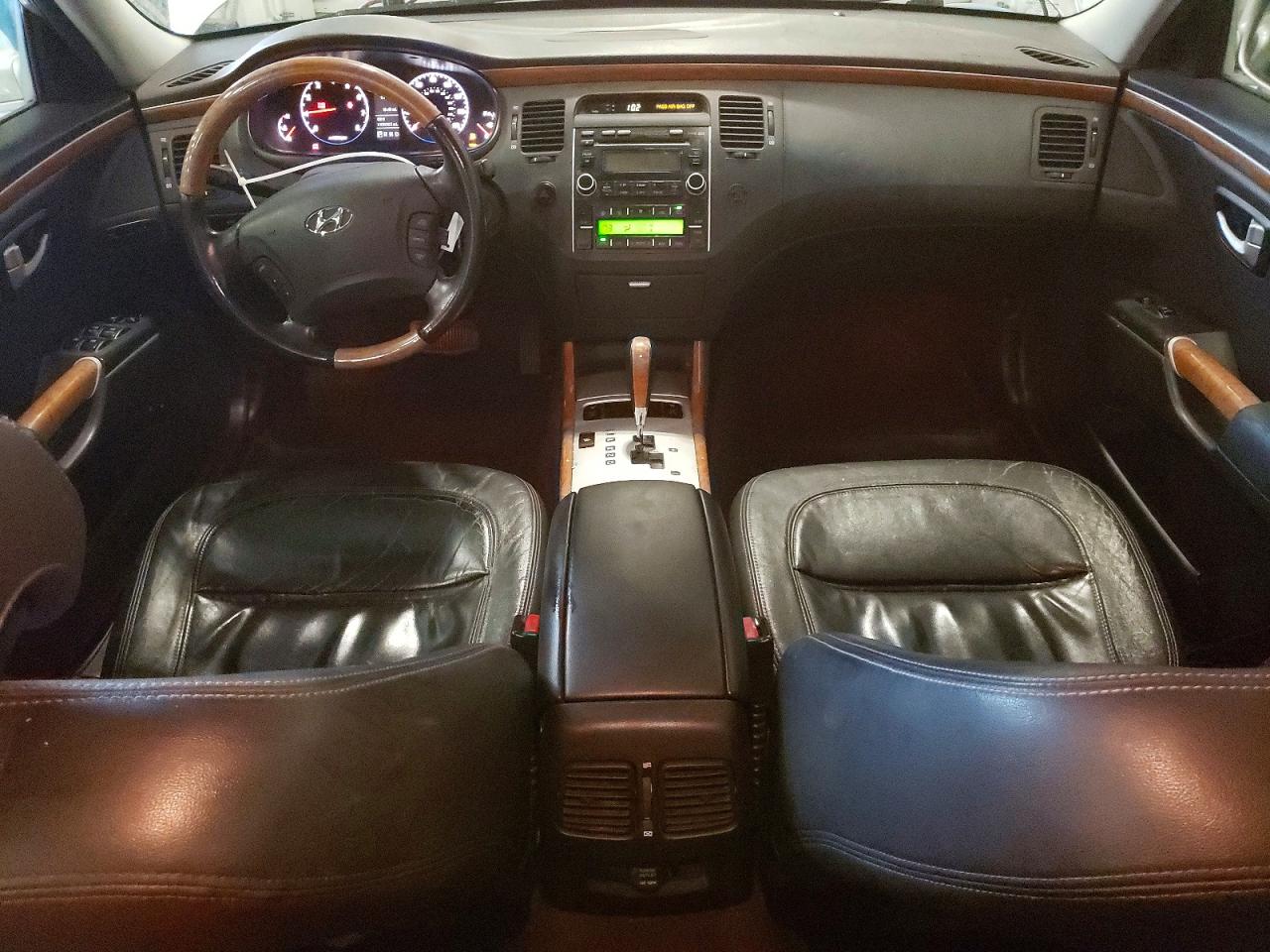 2008 Hyundai Azera Limited Silver vin: KMHFC46F88A256831