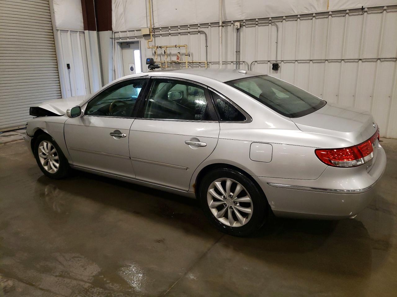 2008 Hyundai Azera Limited Silver vin: KMHFC46F88A256831