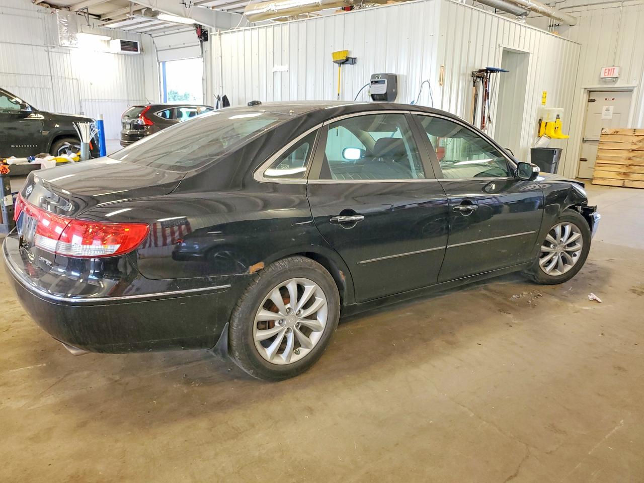 2008 Hyundai Azera Limited Black vin: KMHFC46F88A258501