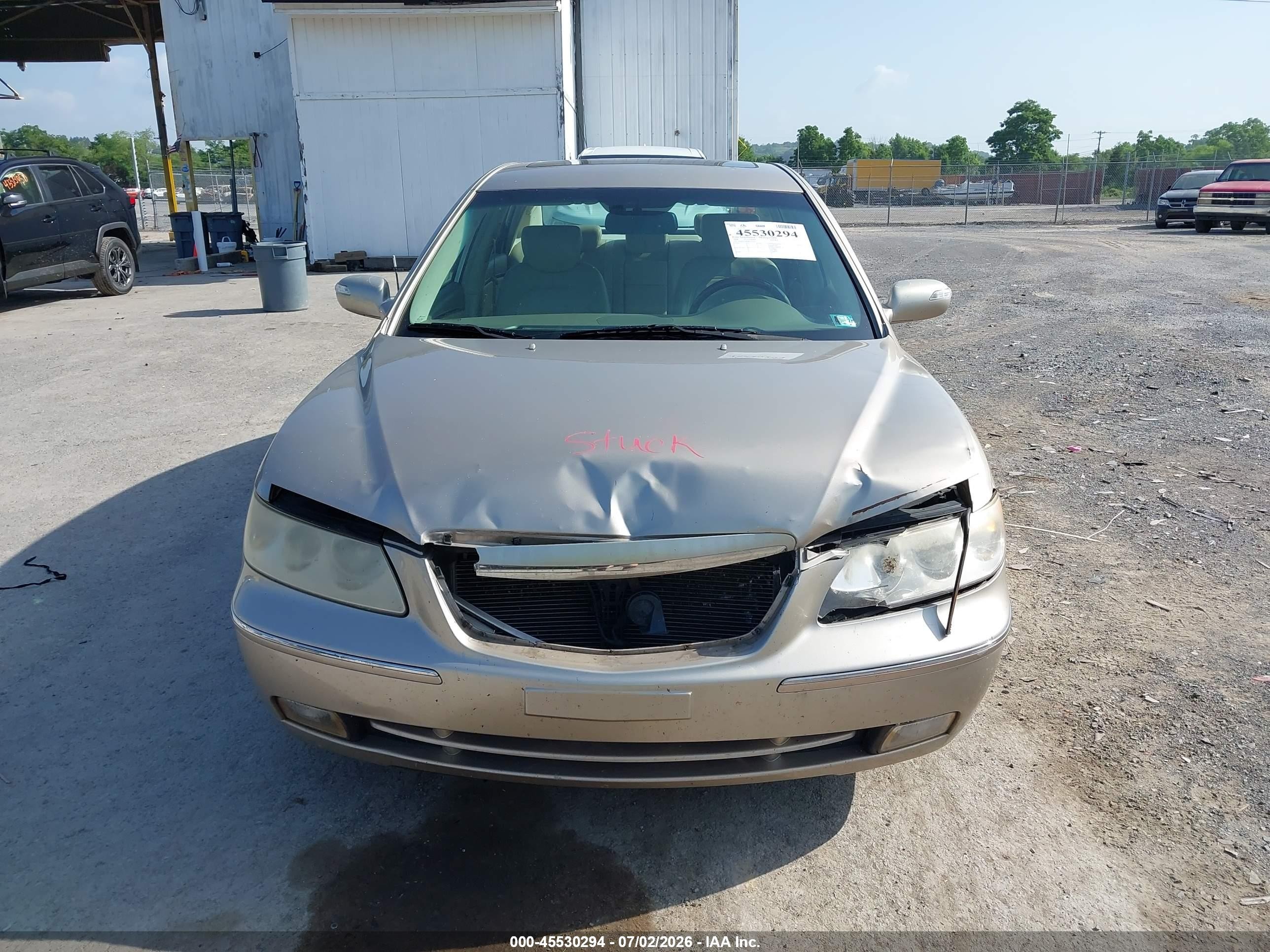 2008 Hyundai Azera Limited Gold vin: KMHFC46F88A263021