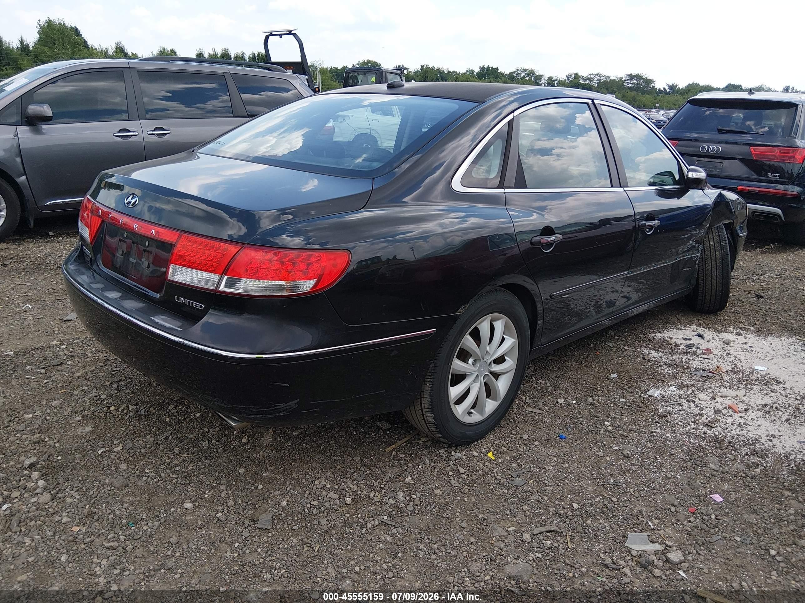 2008 Hyundai Azera Limited Black vin: KMHFC46F88A287643