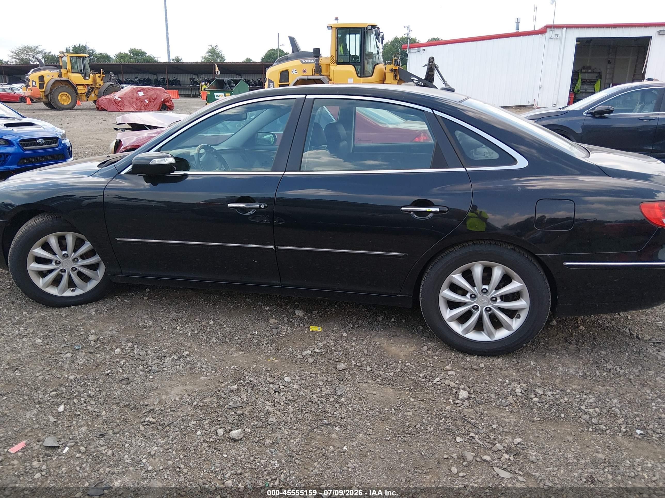 2008 Hyundai Azera Limited Black vin: KMHFC46F88A287643