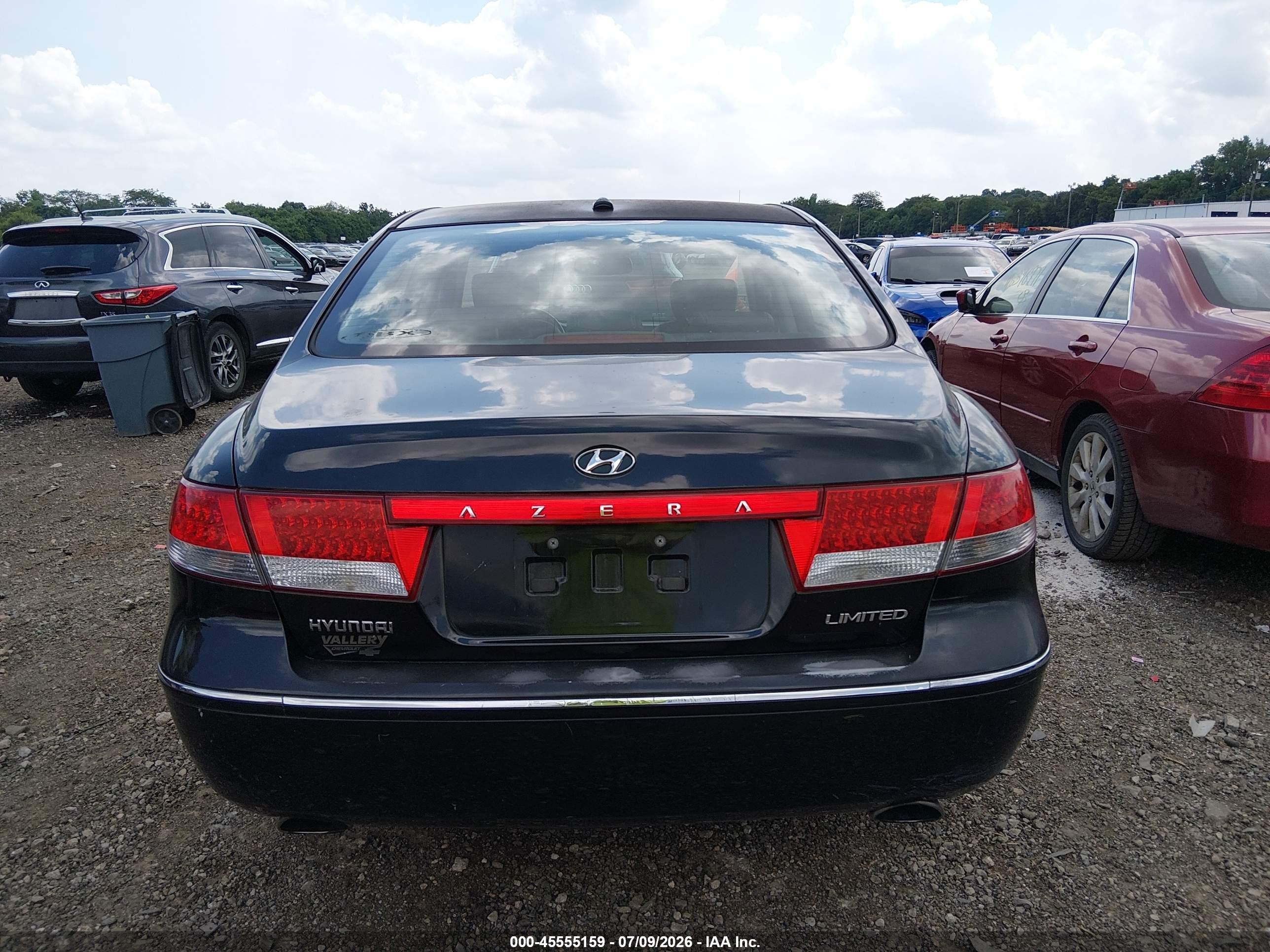 2008 Hyundai Azera Limited Black vin: KMHFC46F88A287643