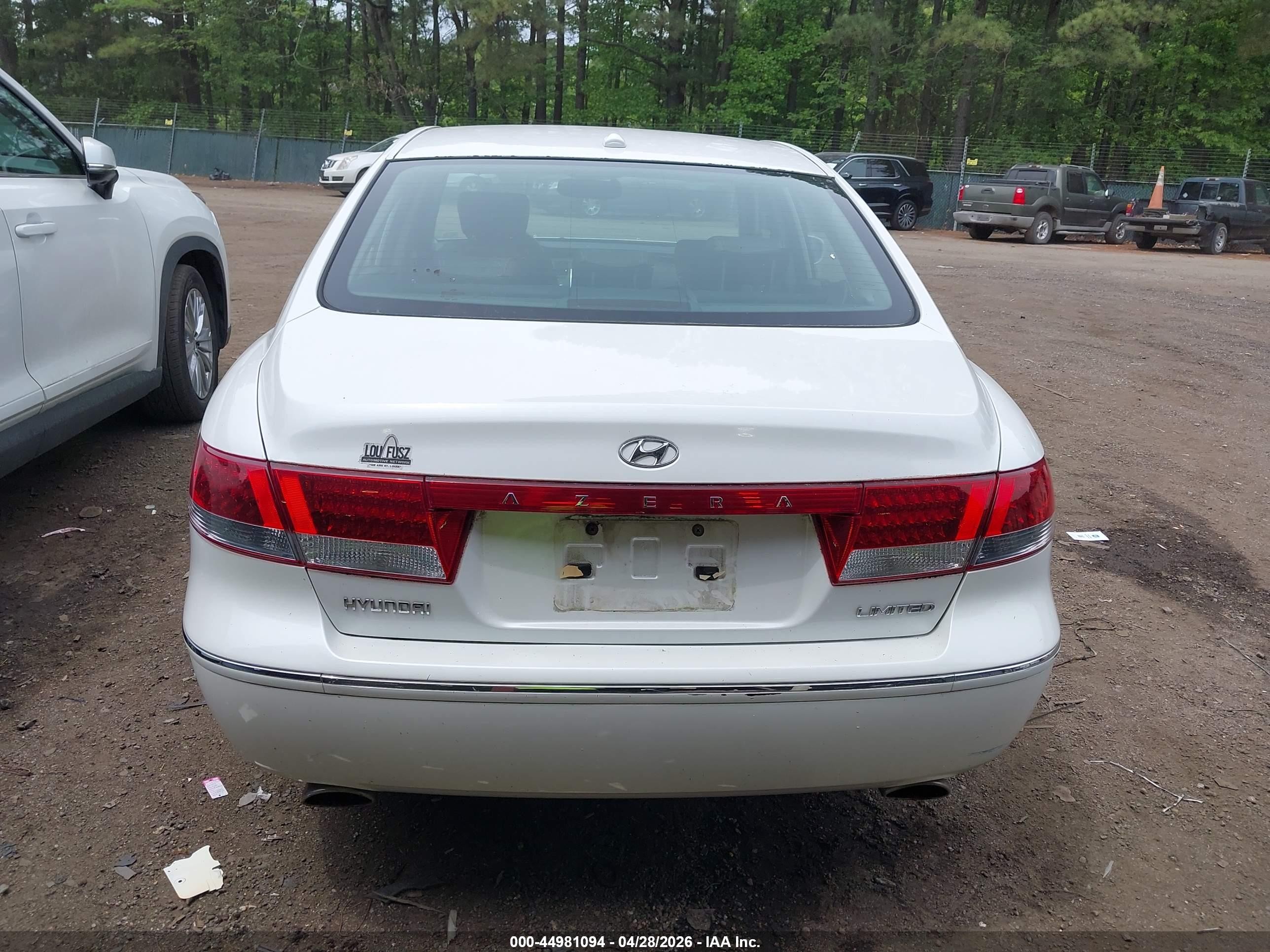 2009 Hyundai Azera Limited White vin: KMHFC46F89A344196