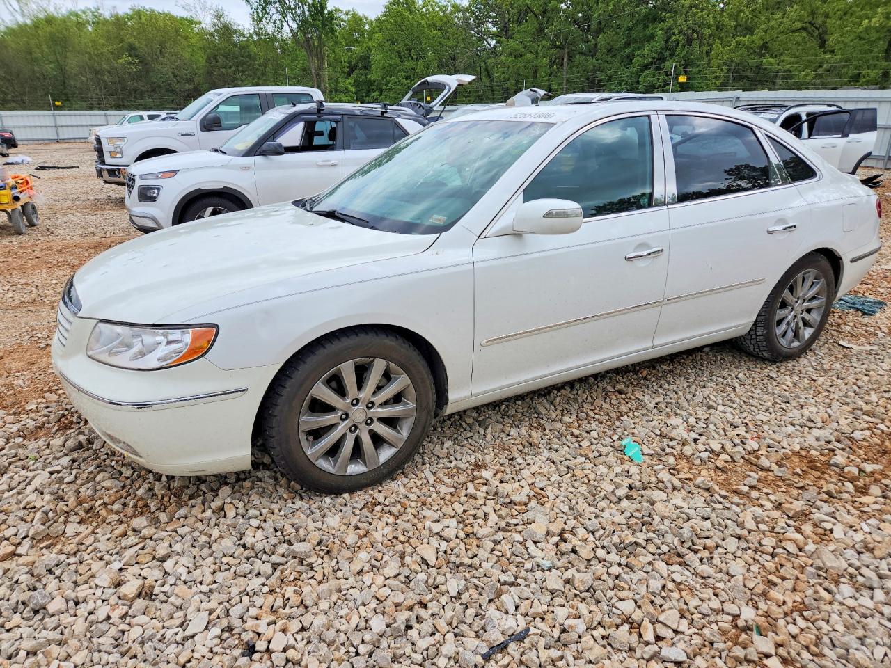 2009 Hyundai Azera Limited White vin: KMHFC46F89A358230