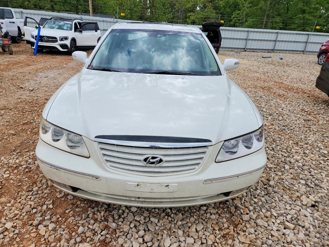 2009 Hyundai Azera Limited White vin: KMHFC46F89A358230