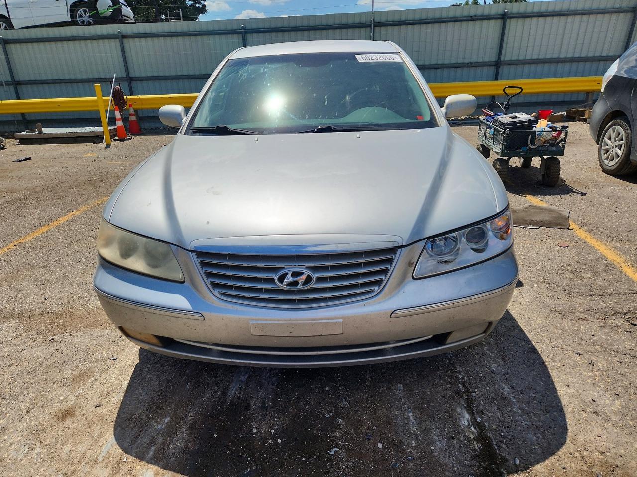 2006 Hyundai Azera Silver vin: KMHFC46F96A057025