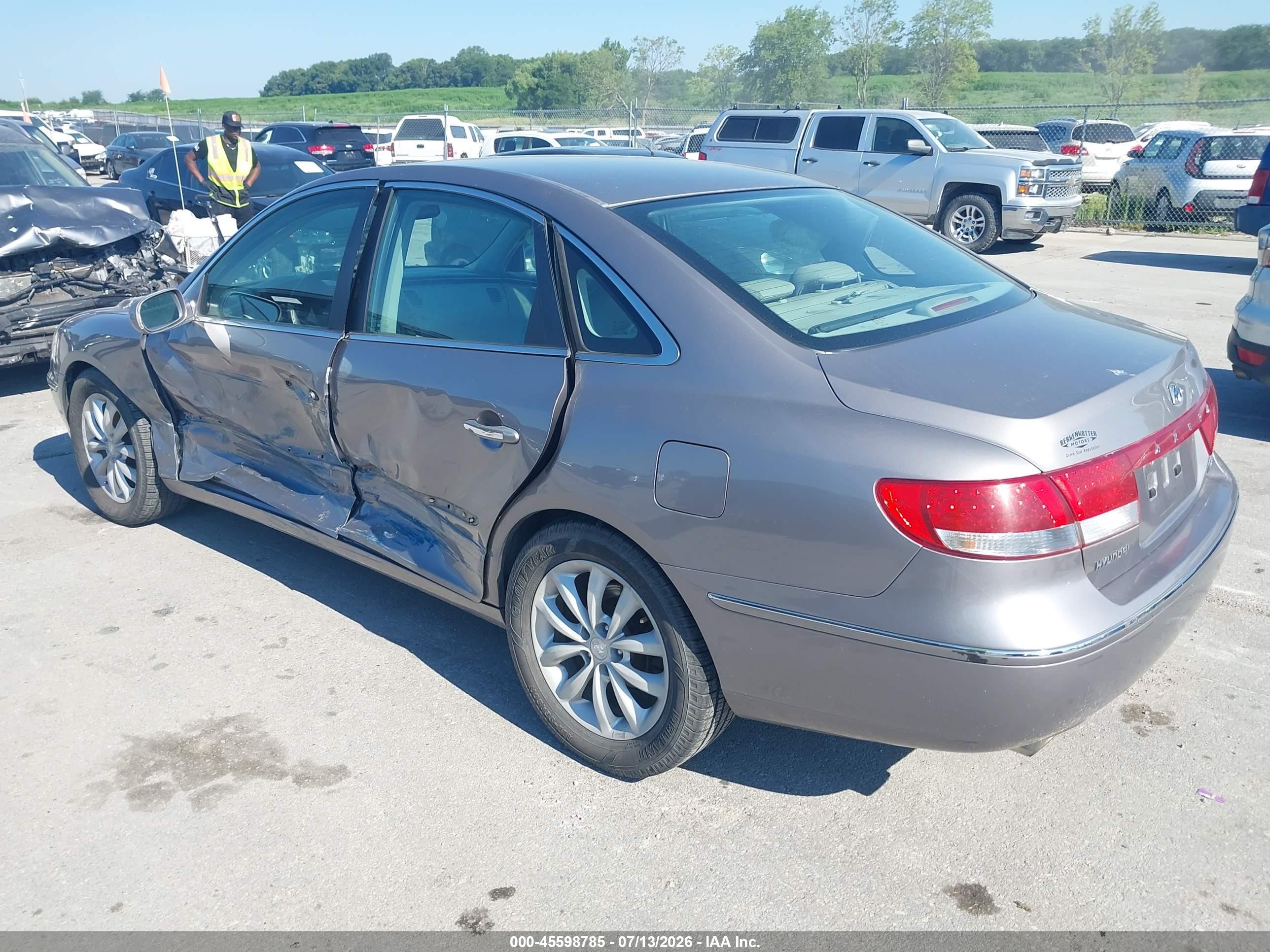 2006 Hyundai Azera Limited/se Silver vin: KMHFC46F96A060393