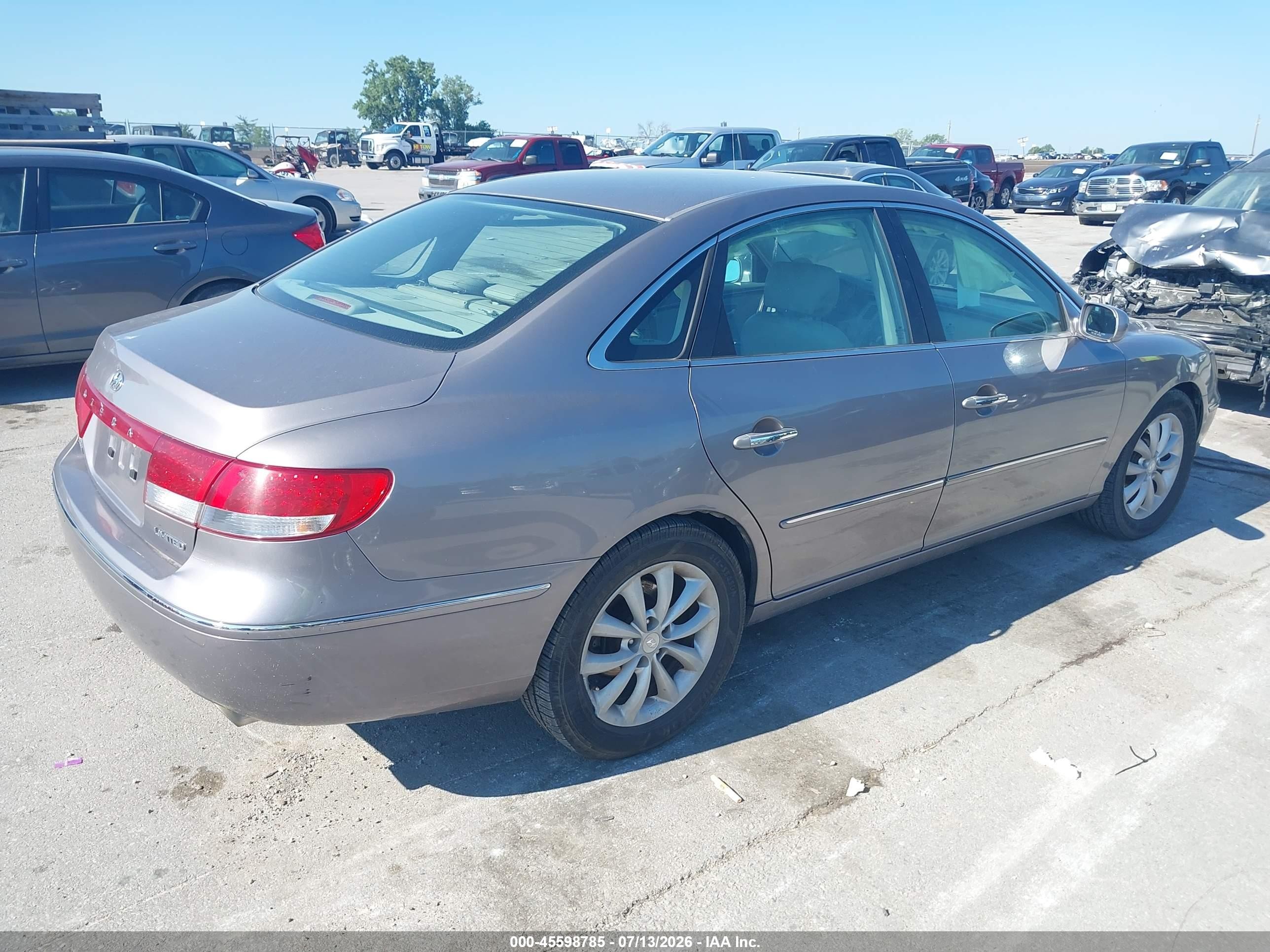 2006 Hyundai Azera Limited/se Silver vin: KMHFC46F96A060393