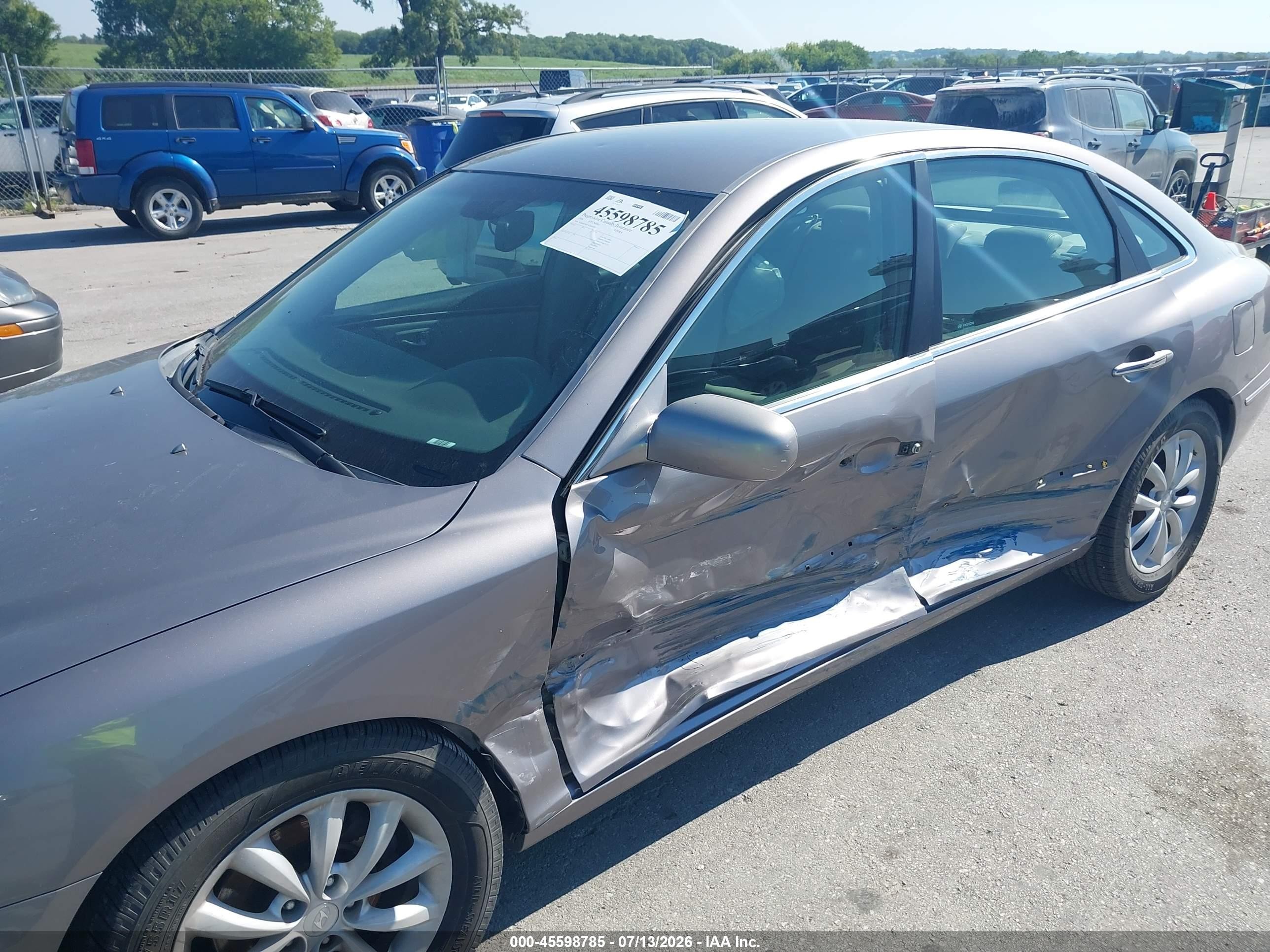 2006 Hyundai Azera Limited/se Silver vin: KMHFC46F96A060393