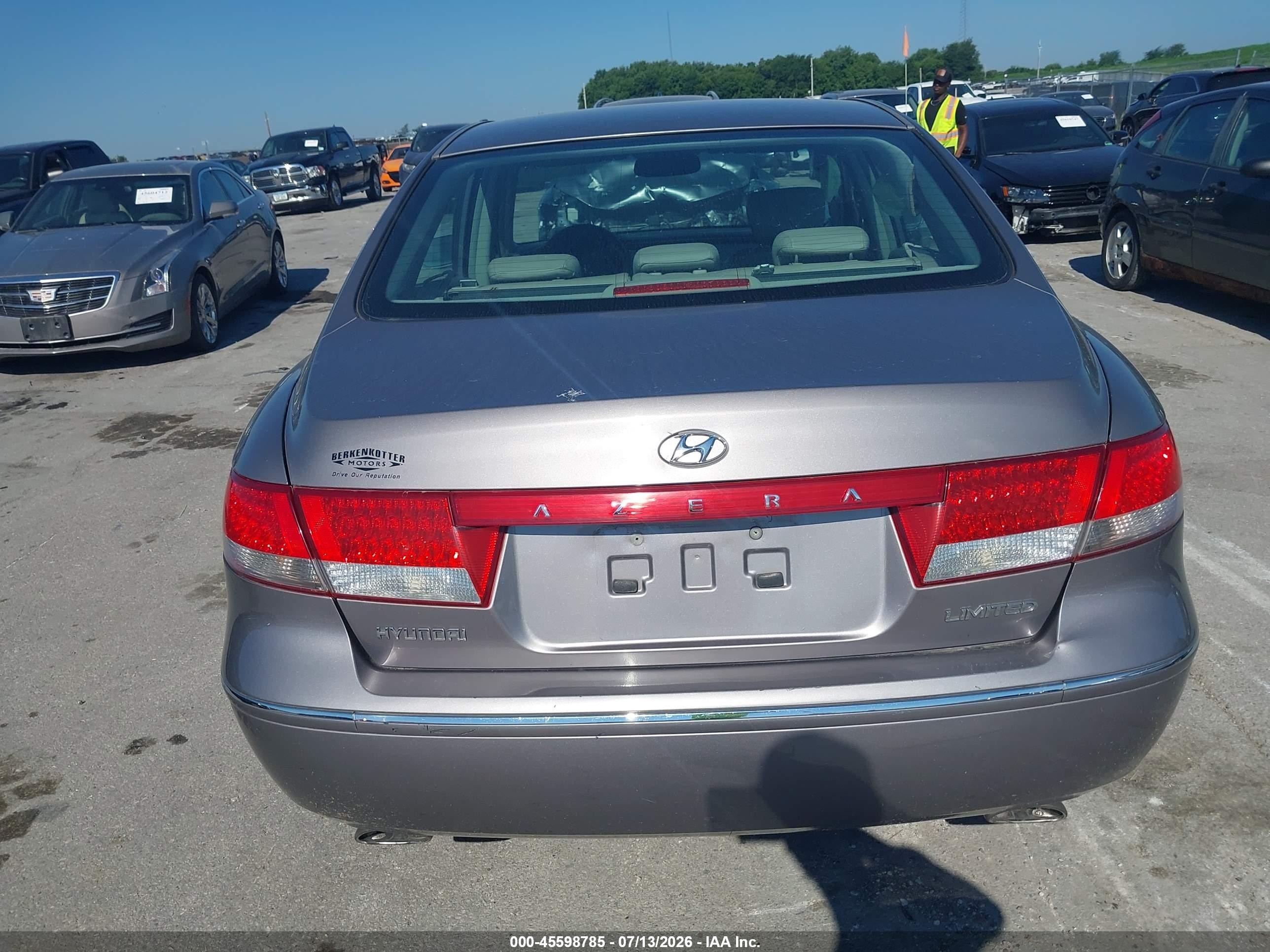 2006 Hyundai Azera Limited/se Silver vin: KMHFC46F96A060393