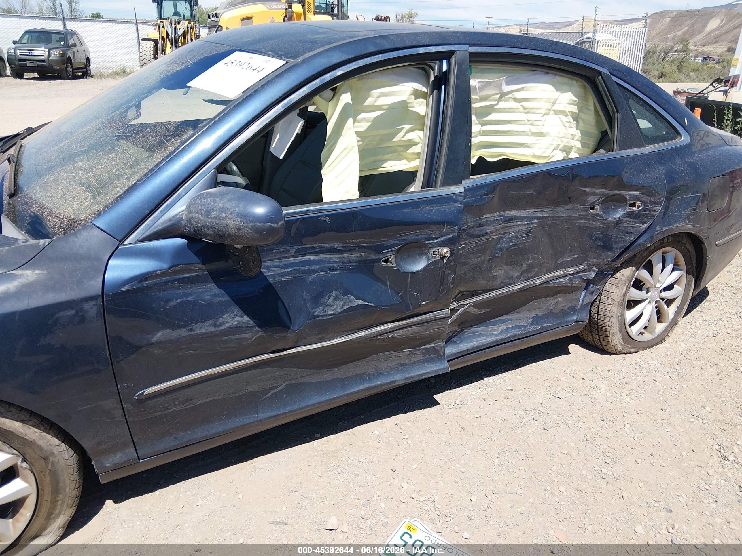 2006 Hyundai Azera Limited/se Blue vin: KMHFC46F96A061754