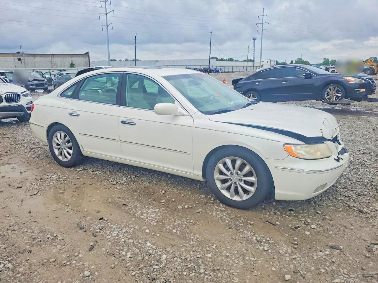 2006 Hyundai Azera White vin: KMHFC46F96A063522