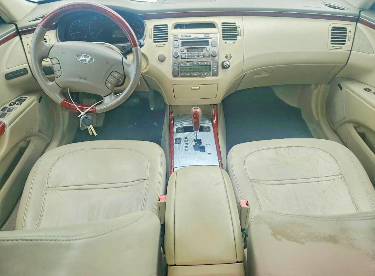 2006 Hyundai Azera White vin: KMHFC46F96A063522