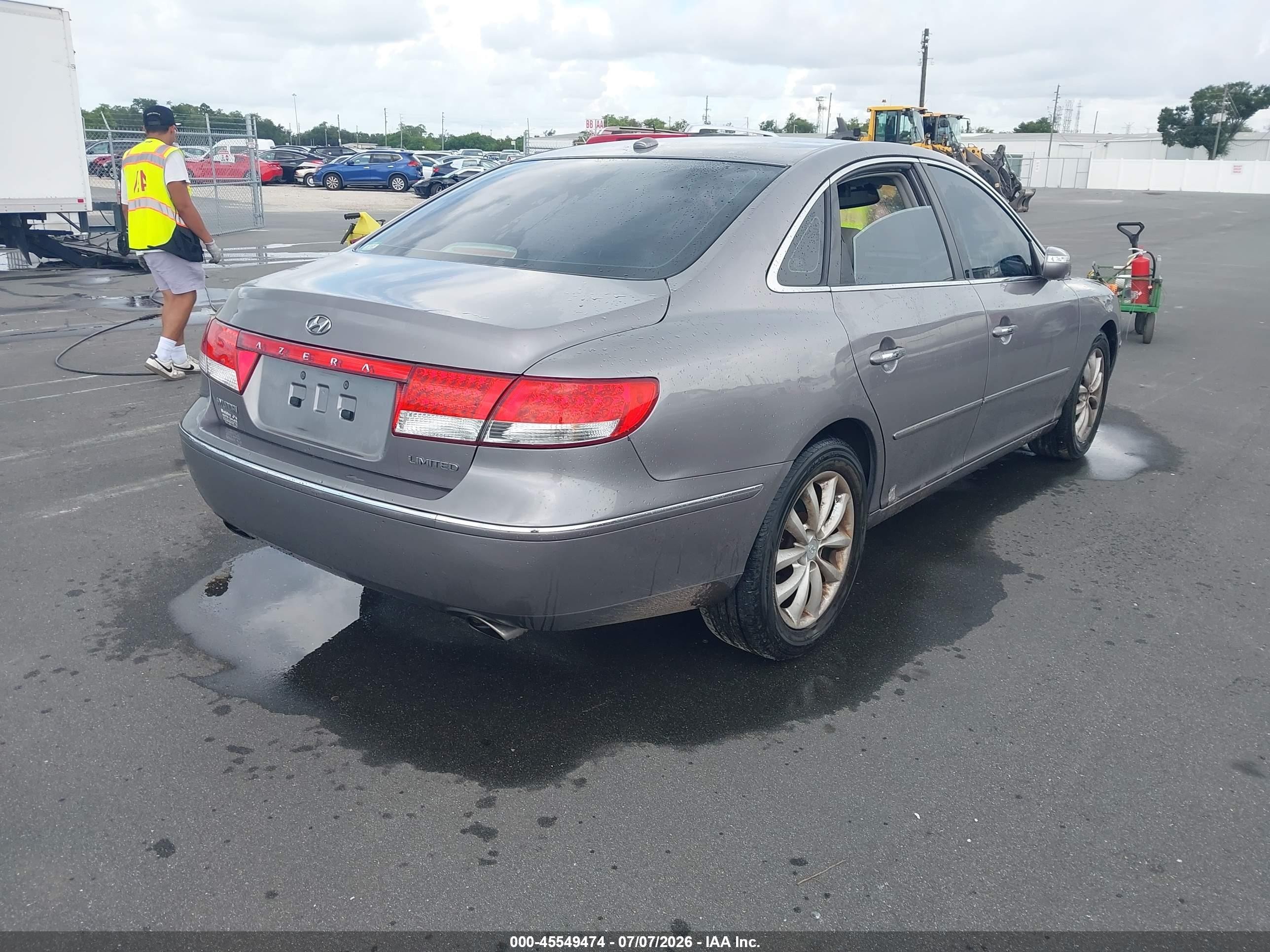 2008 Hyundai Azera Limited Gray vin: KMHFC46F98A254411
