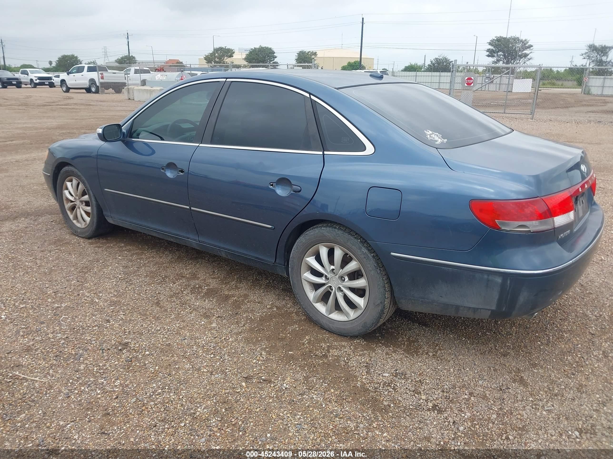 2008 Hyundai Azera Limited Blue vin: KMHFC46F98A321198