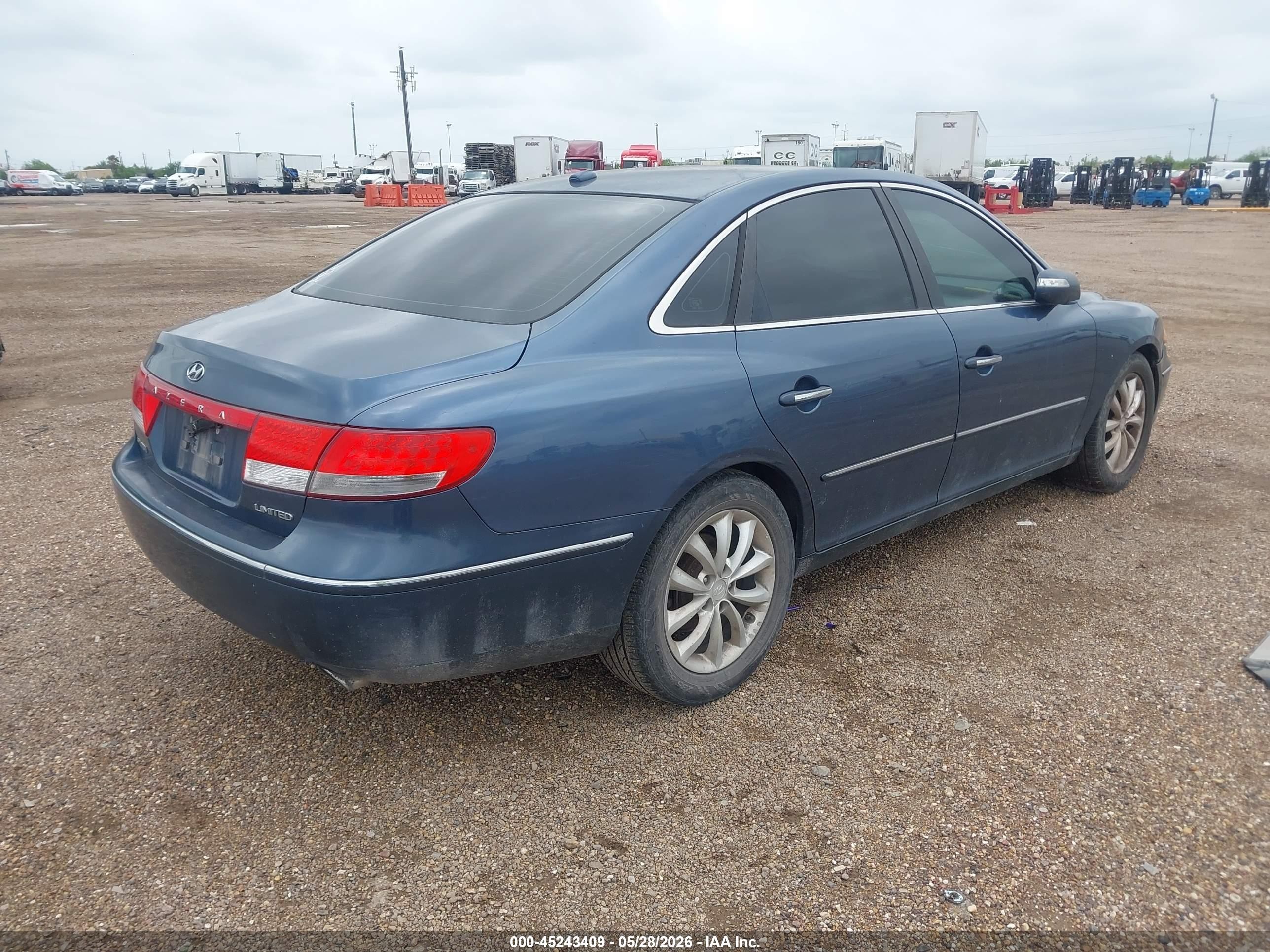 2008 Hyundai Azera Limited Blue vin: KMHFC46F98A321198