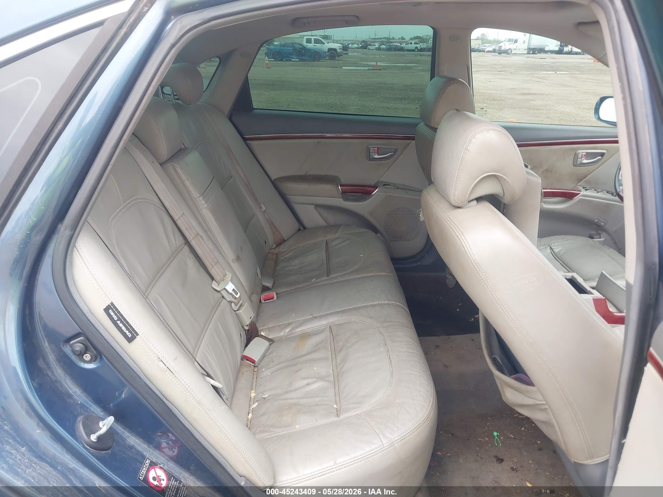 2008 Hyundai Azera Limited Blue vin: KMHFC46F98A321198