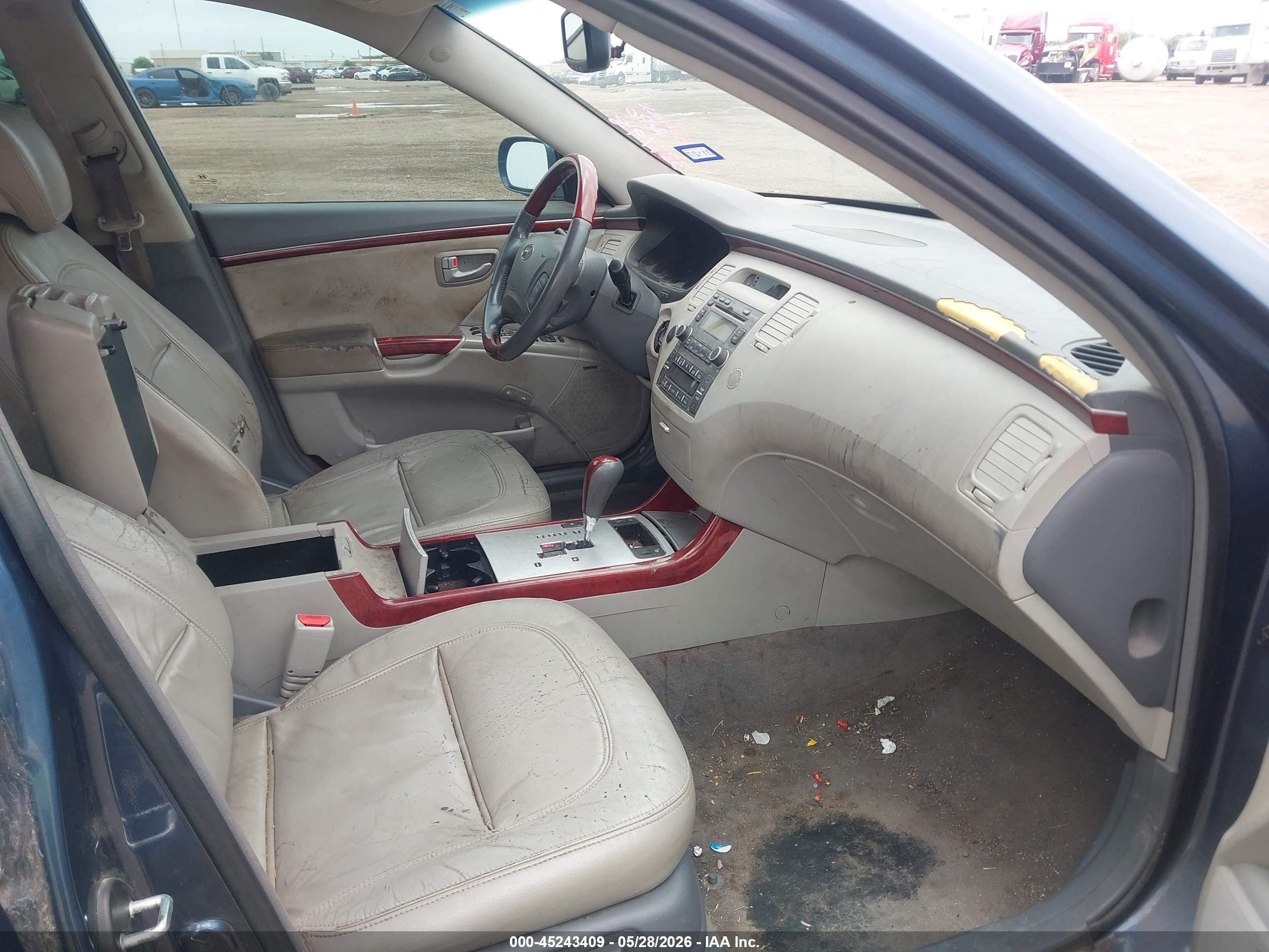2008 Hyundai Azera Limited Blue vin: KMHFC46F98A321198