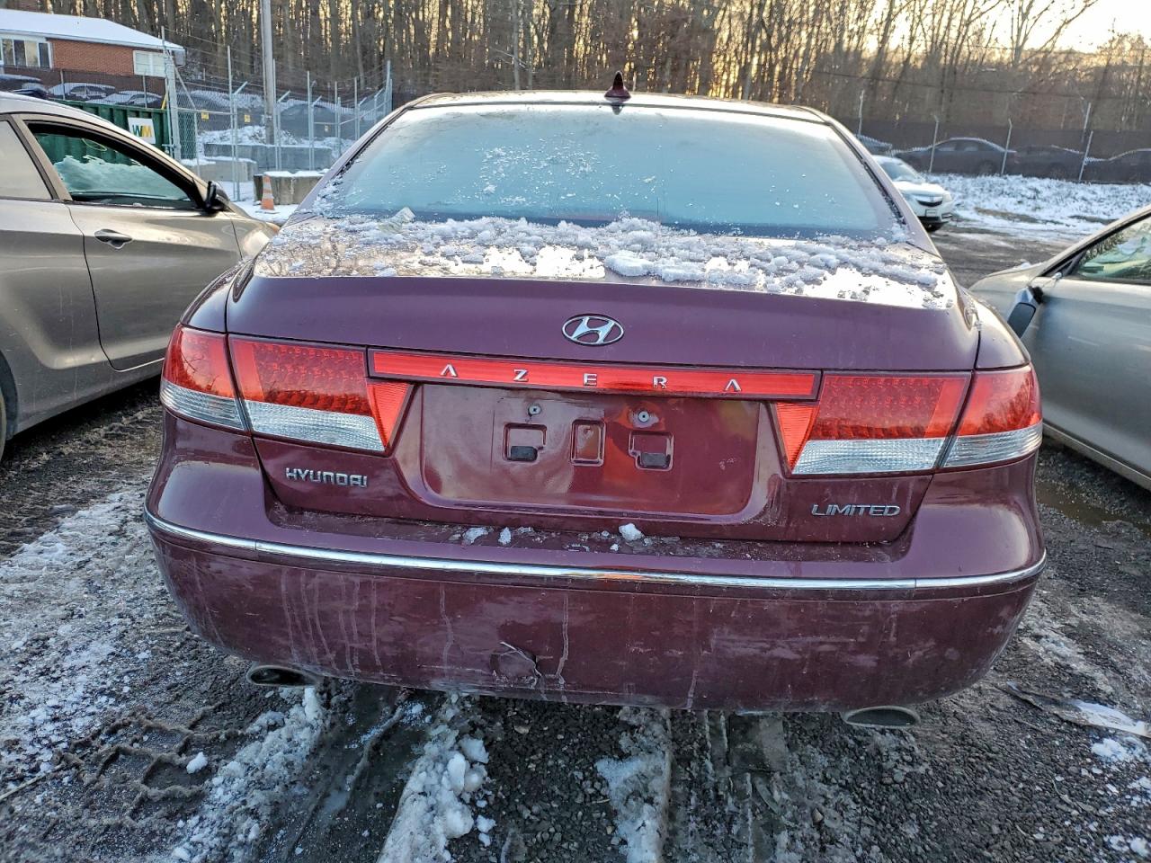 2009 Hyundai Azera Se Burgundy vin: KMHFC46F99A388630