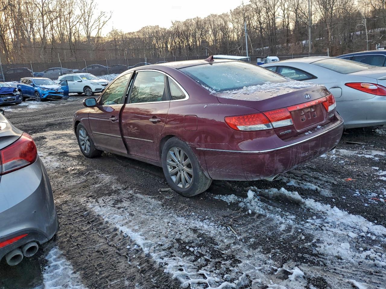 2009 Hyundai Azera Se Burgundy vin: KMHFC46F99A388630
