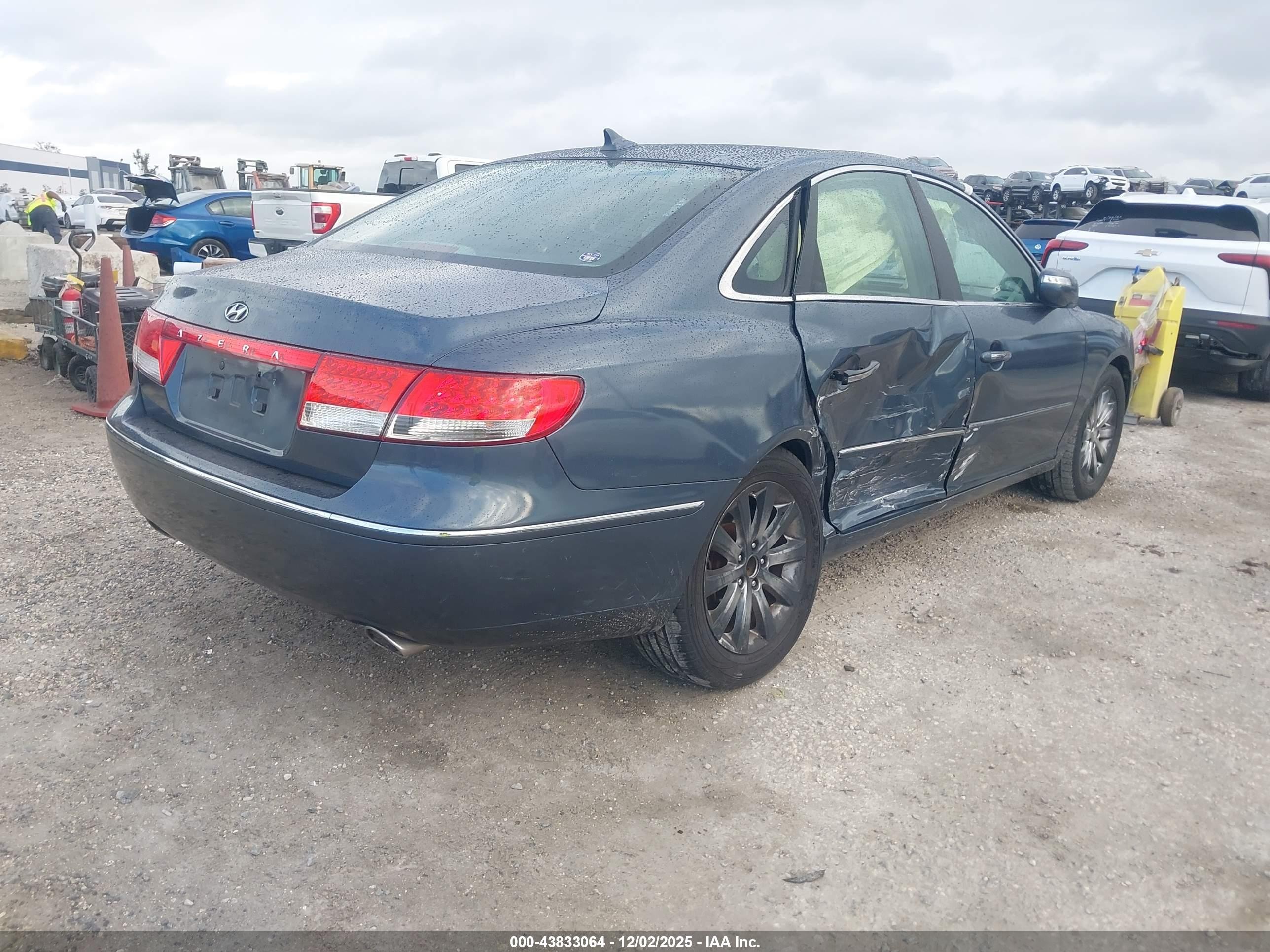2009 Hyundai Azera Limited Blue vin: KMHFC46F99A392340