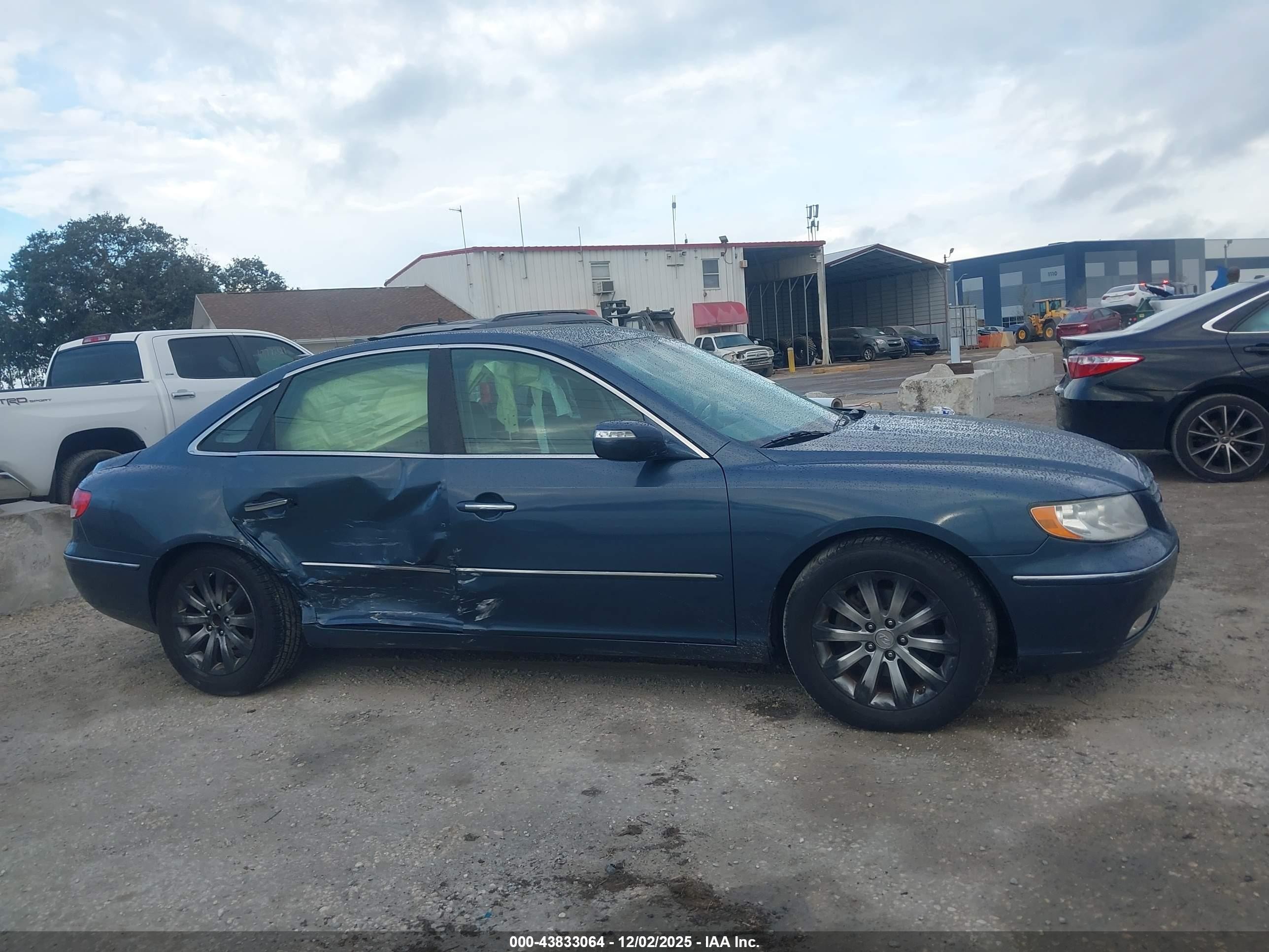 2009 Hyundai Azera Limited Blue vin: KMHFC46F99A392340