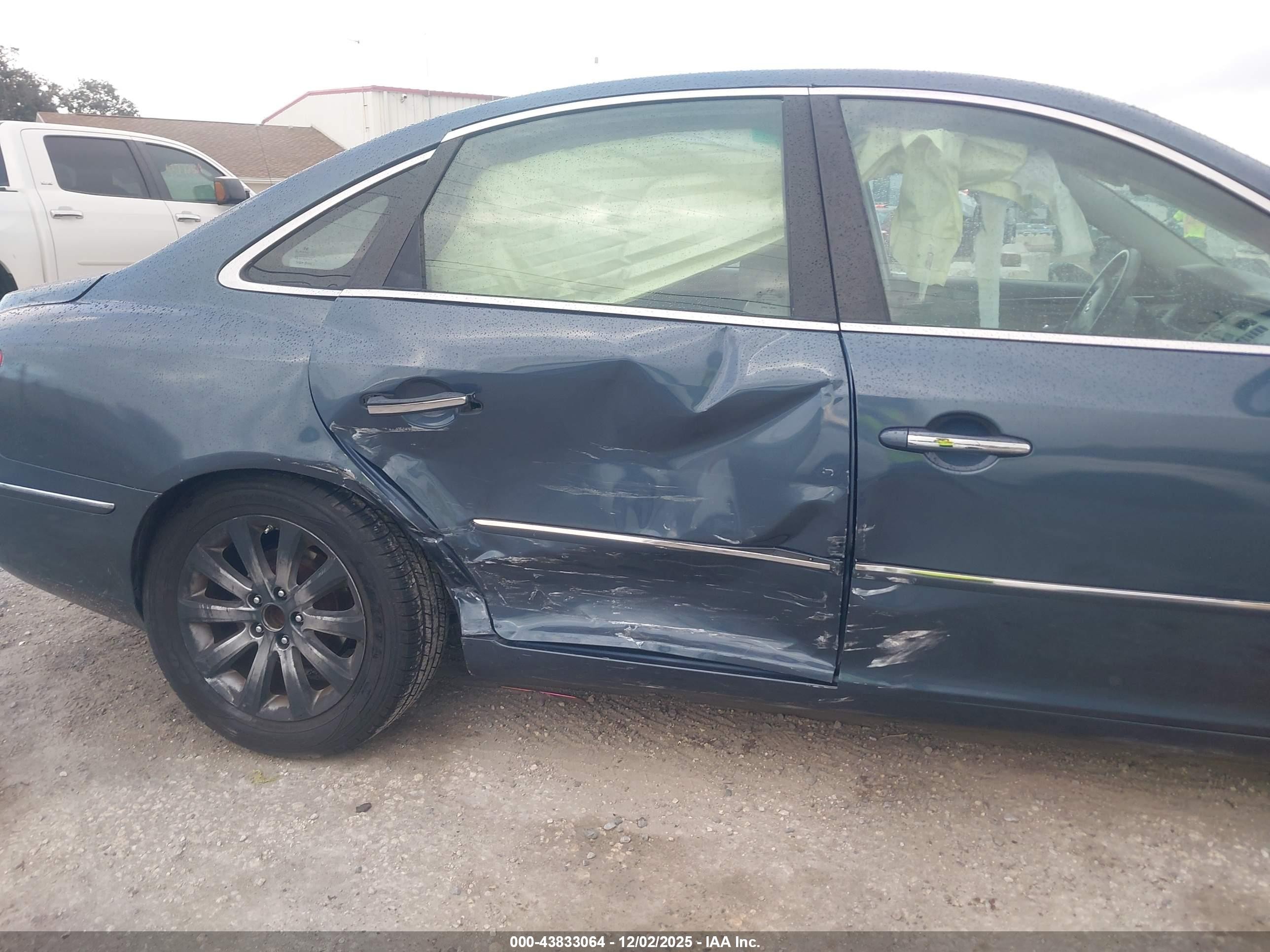 2009 Hyundai Azera Limited Blue vin: KMHFC46F99A392340