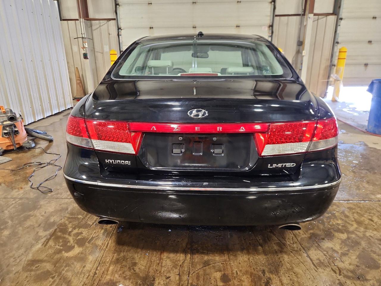 2009 Hyundai Azera Limited Black vin: KMHFC46F99A426938