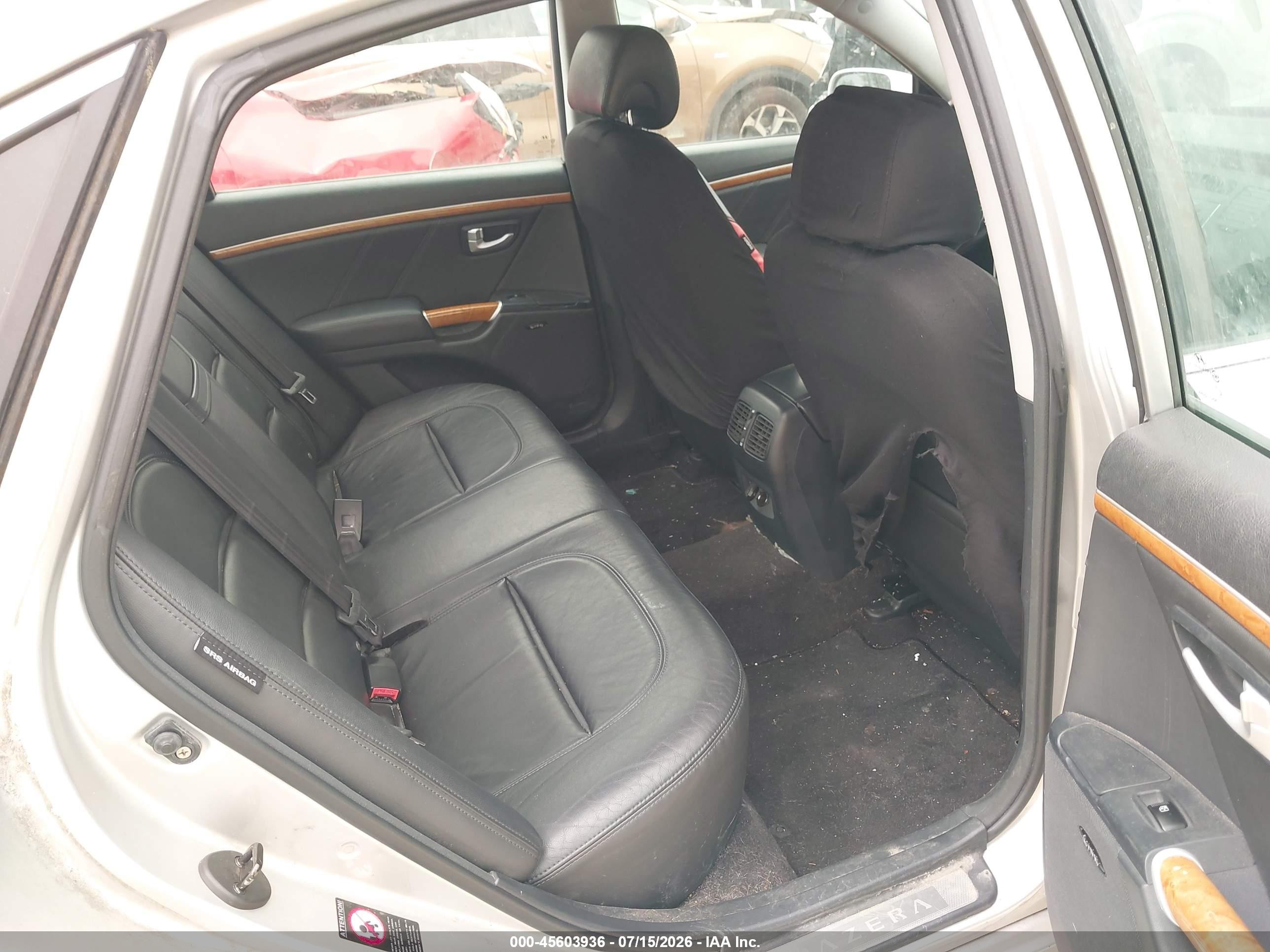 2006 Hyundai Azera Limited/se Silver vin: KMHFC46FX6A040475