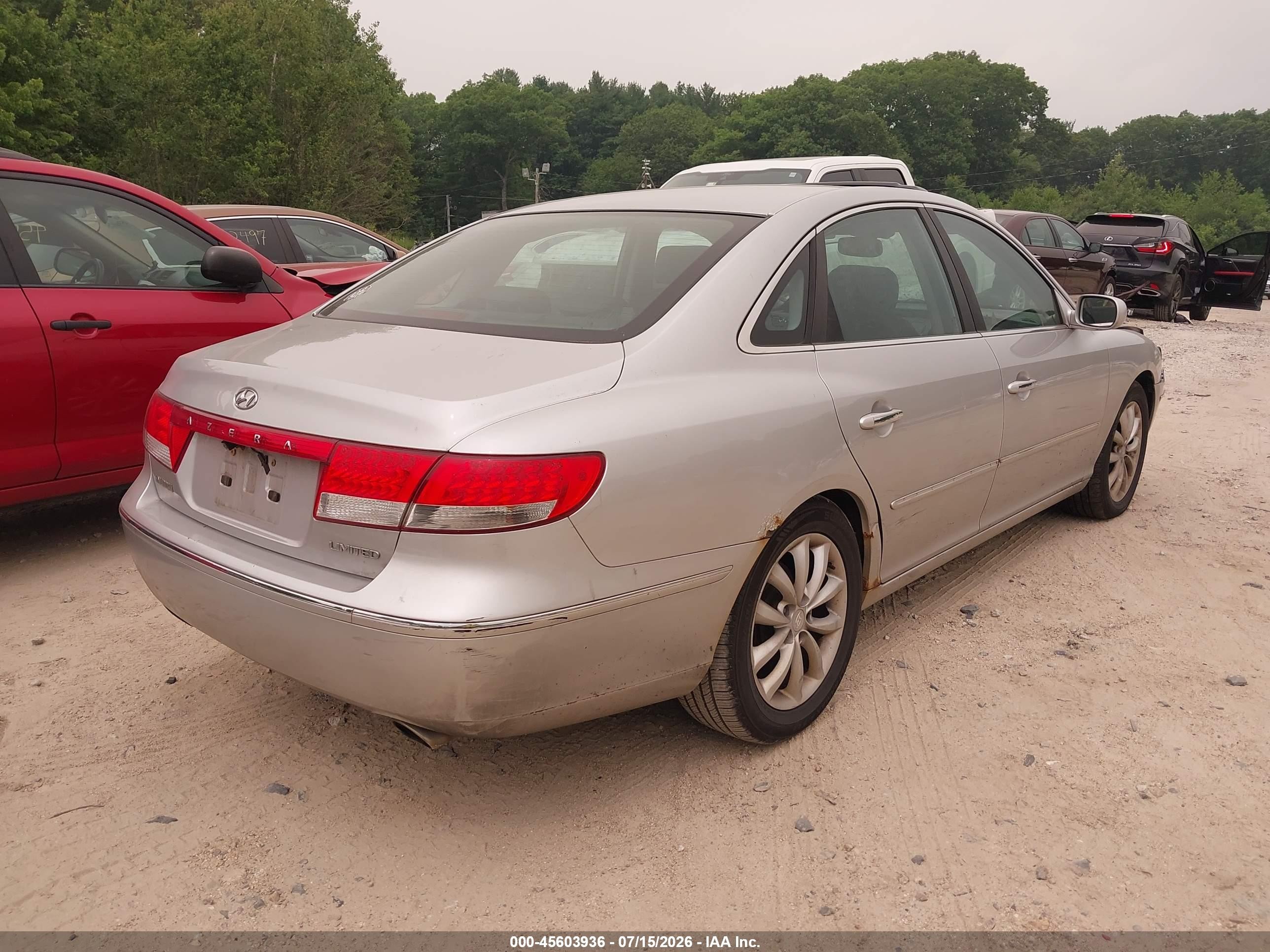 2006 Hyundai Azera Limited/se Silver vin: KMHFC46FX6A040475
