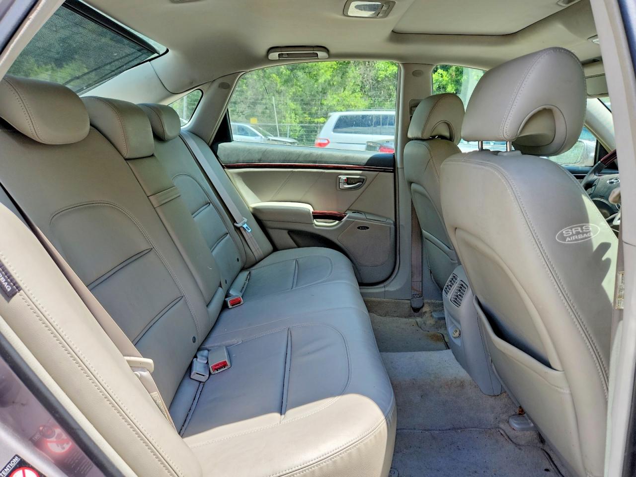 2006 Hyundai Azera Se Tan vin: KMHFC46FX6A085934