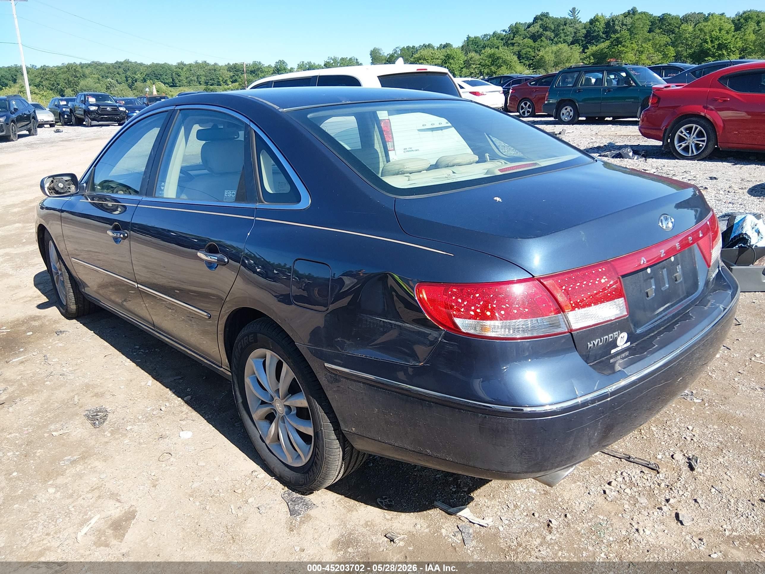 2006 Hyundai Azera Limited/se Blue vin: KMHFC46FX6A107382