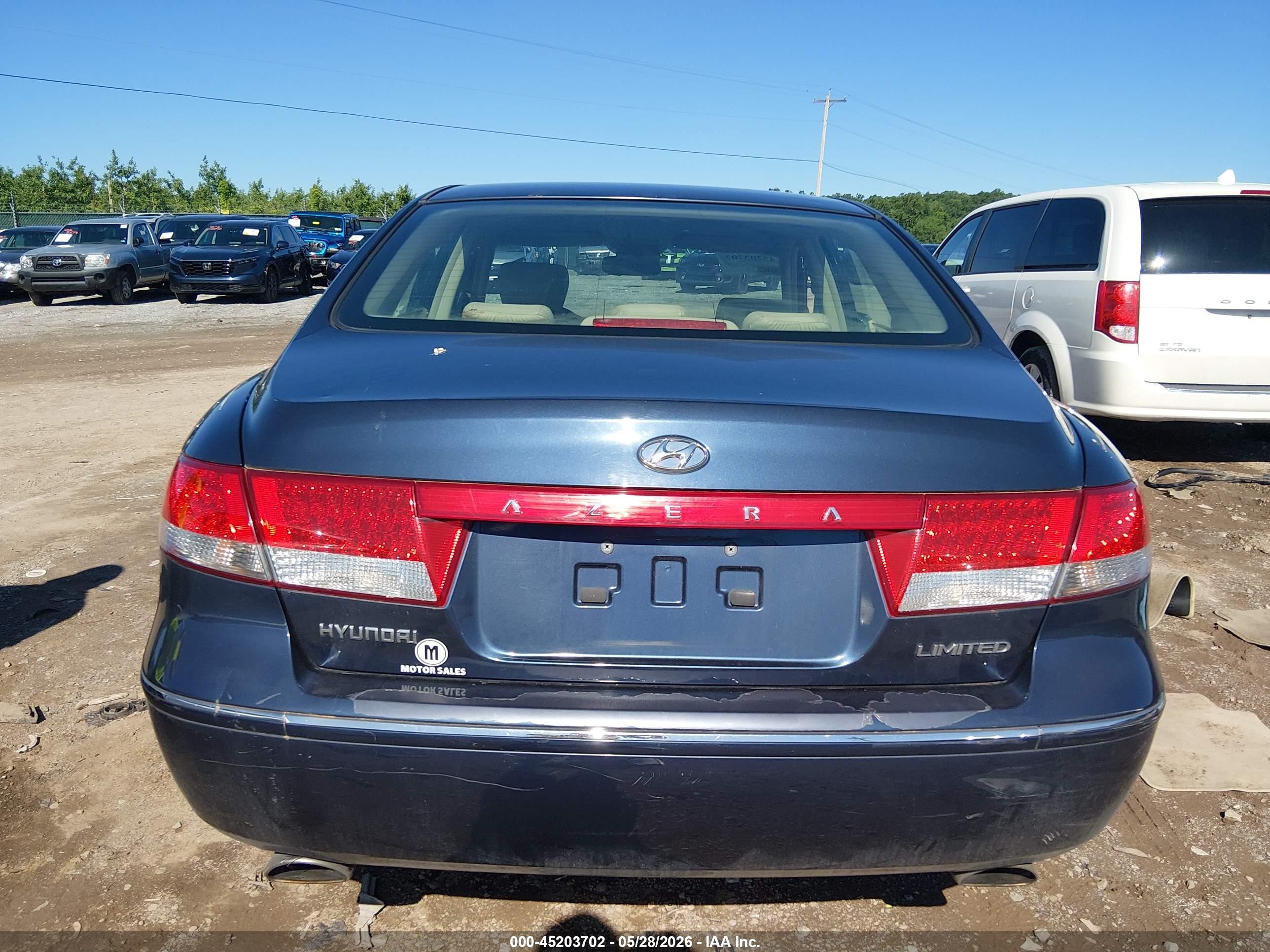 2006 Hyundai Azera Limited/se Blue vin: KMHFC46FX6A107382
