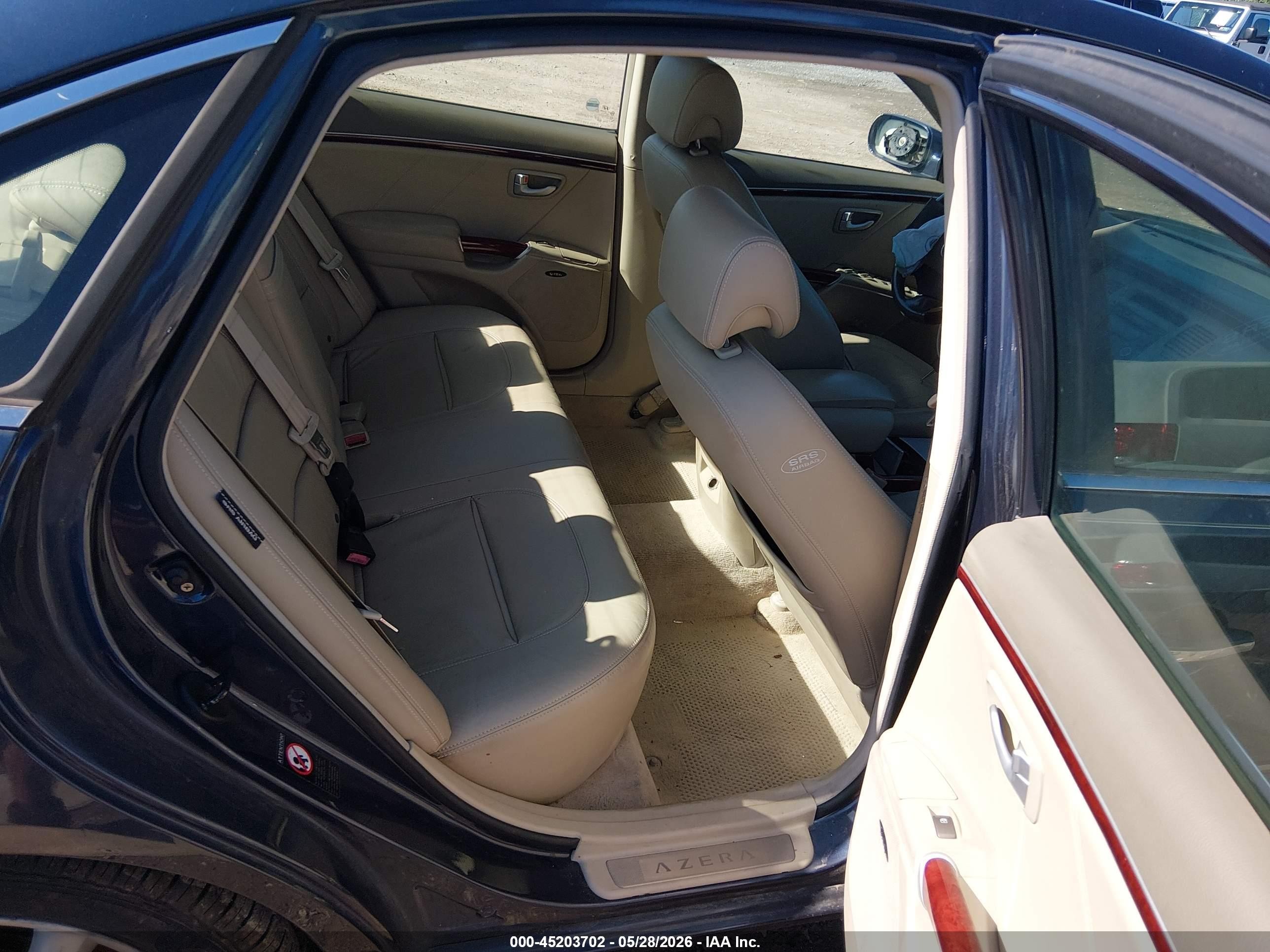 2006 Hyundai Azera Limited/se Blue vin: KMHFC46FX6A107382