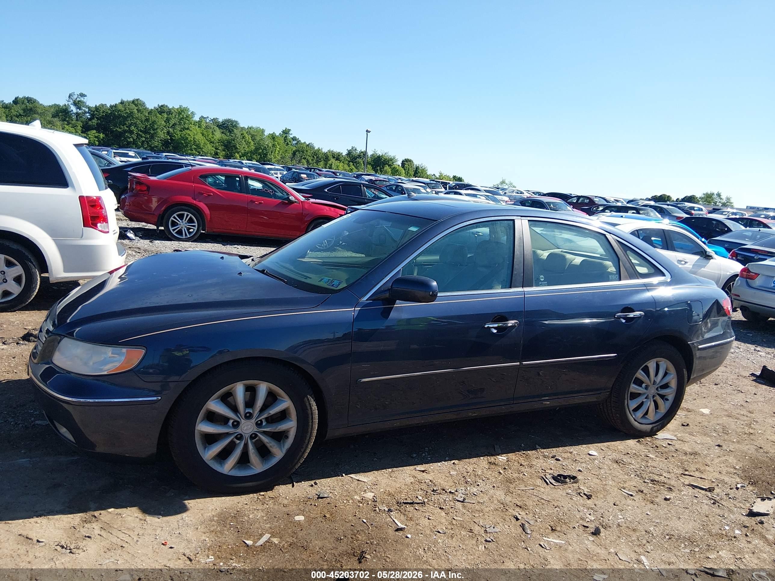 2006 Hyundai Azera Limited/se Blue vin: KMHFC46FX6A107382