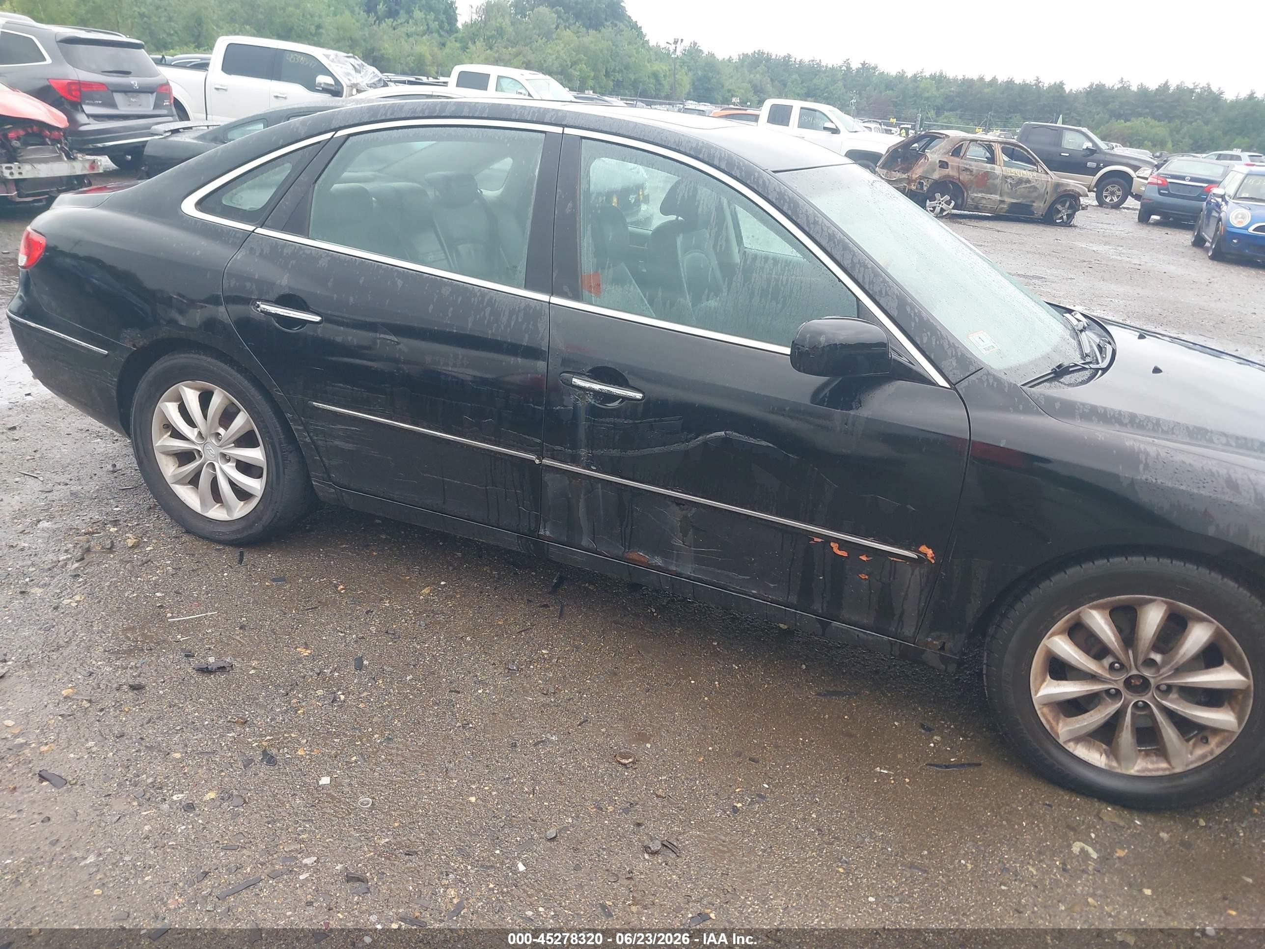 2006 Hyundai Azera Limited/se Black vin: KMHFC46FX6A118477
