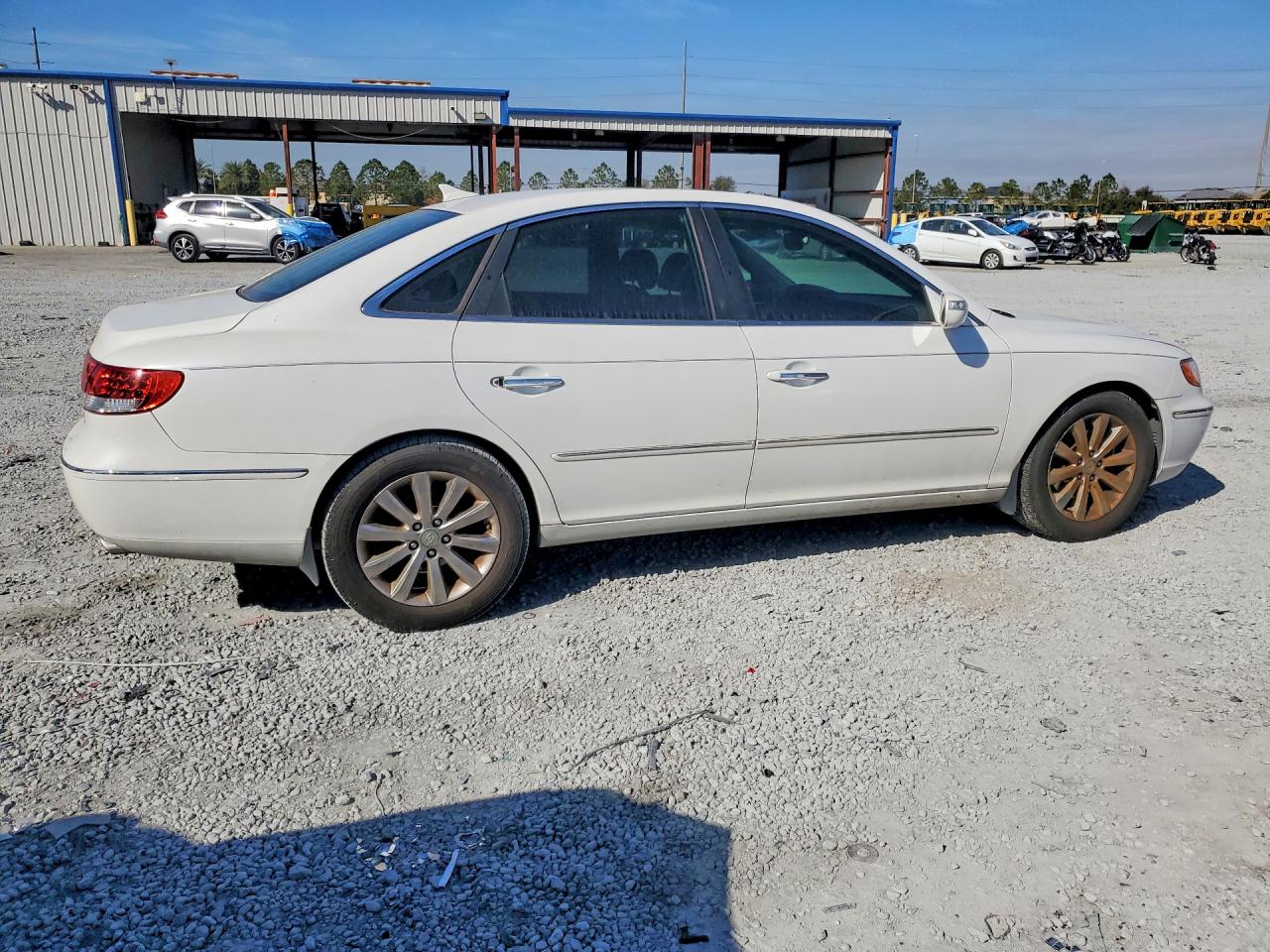 2009 Hyundai Azera Se White vin: KMHFC46FX9A360495