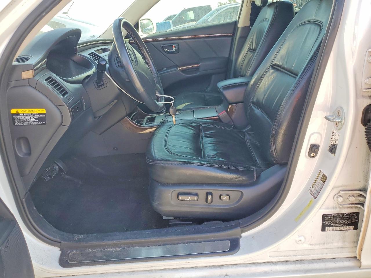 2009 Hyundai Azera Se White vin: KMHFC46FX9A360495