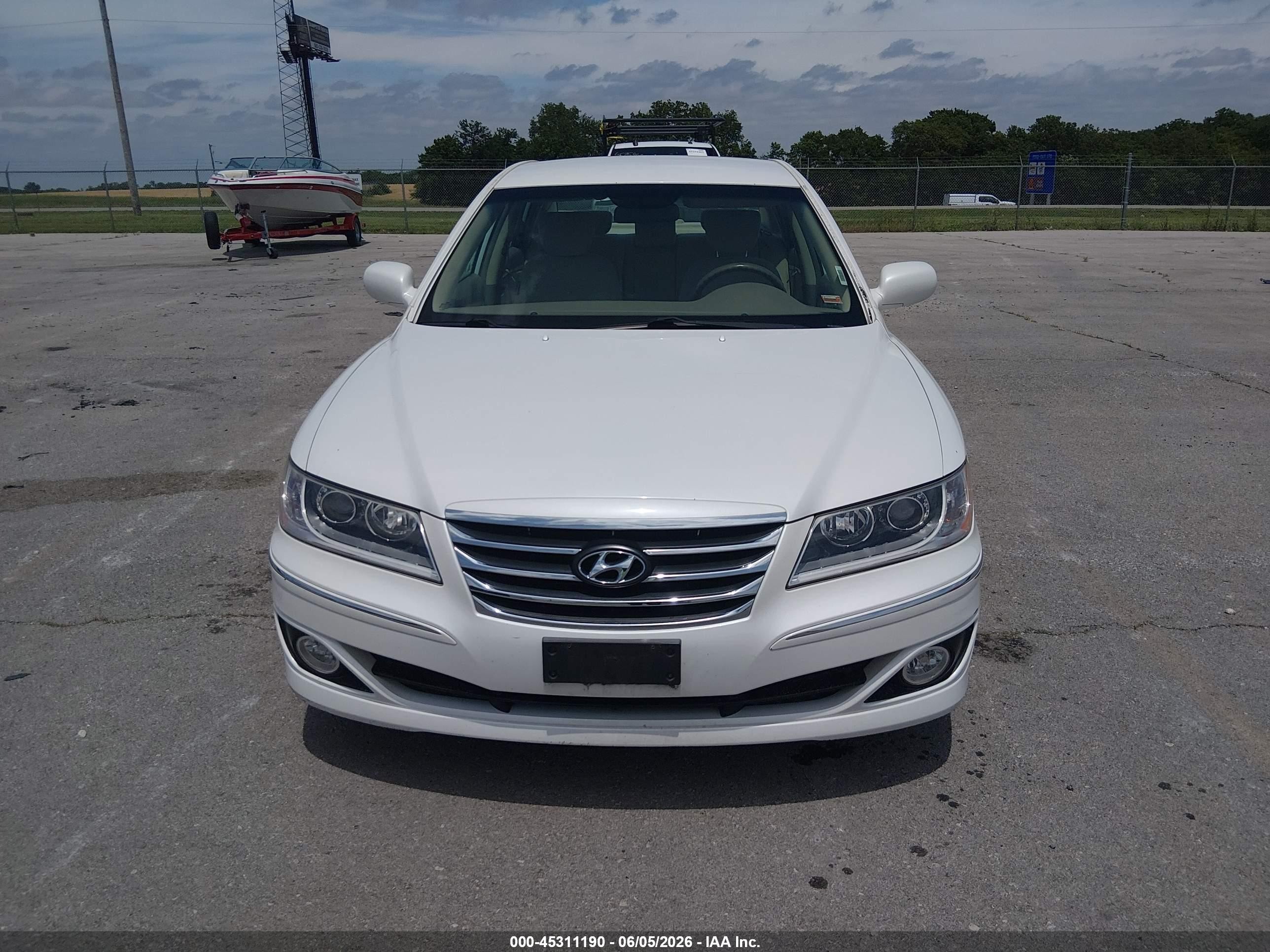 2011 Hyundai Azera Gls White vin: KMHFC4DD5BA544038