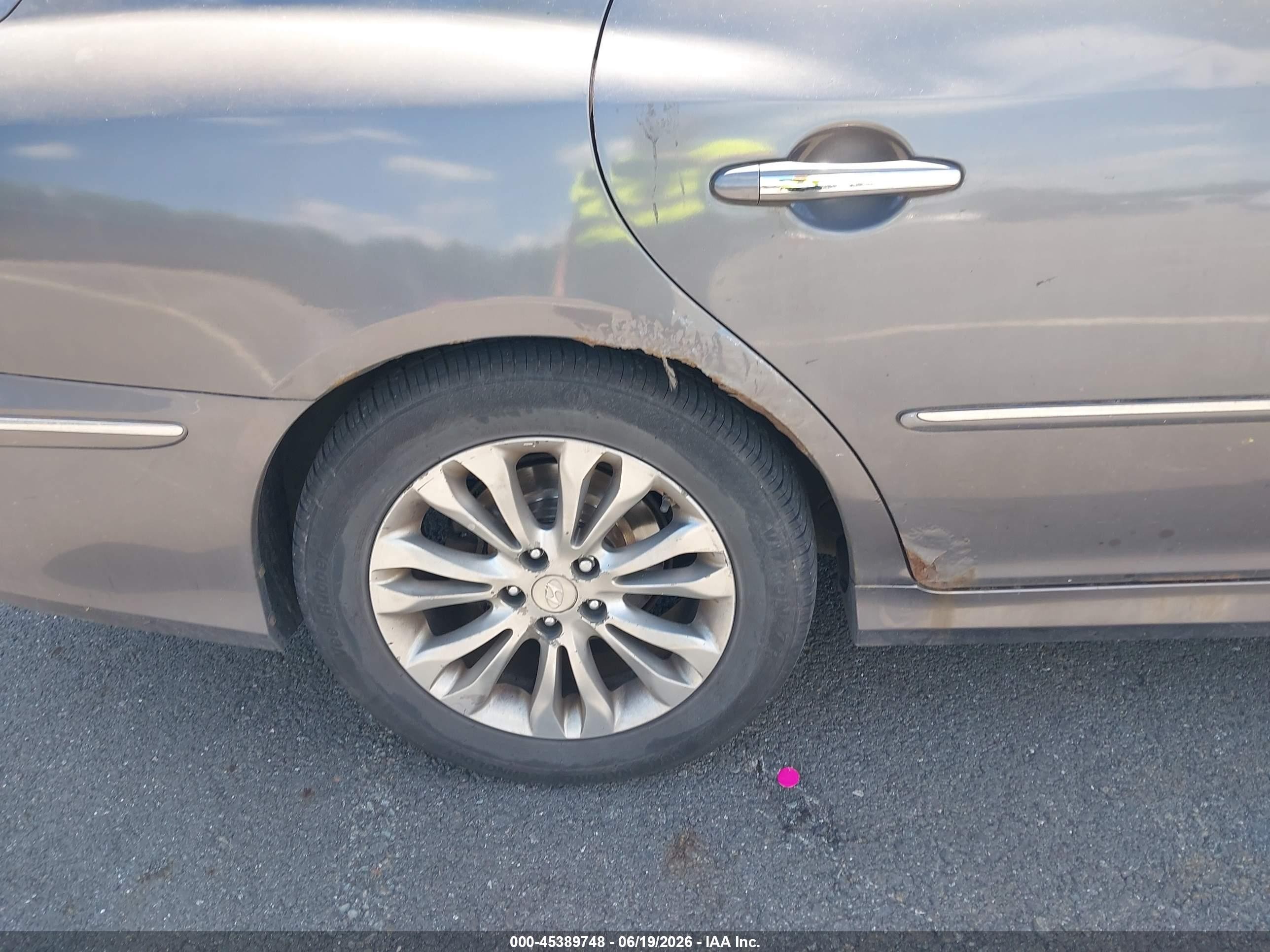 2011 Hyundai Azera Limited Gray vin: KMHFC4DF1BA536407