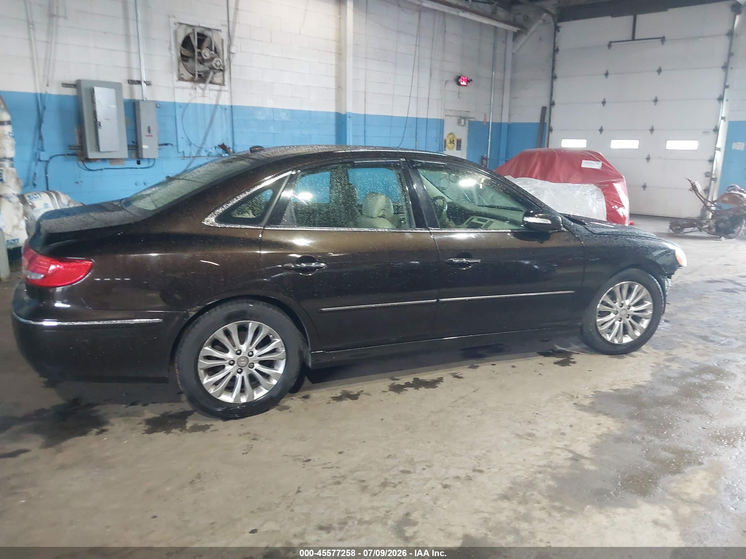 2011 Hyundai Azera Limited Коричневый vin: KMHFC4DF6BA526696