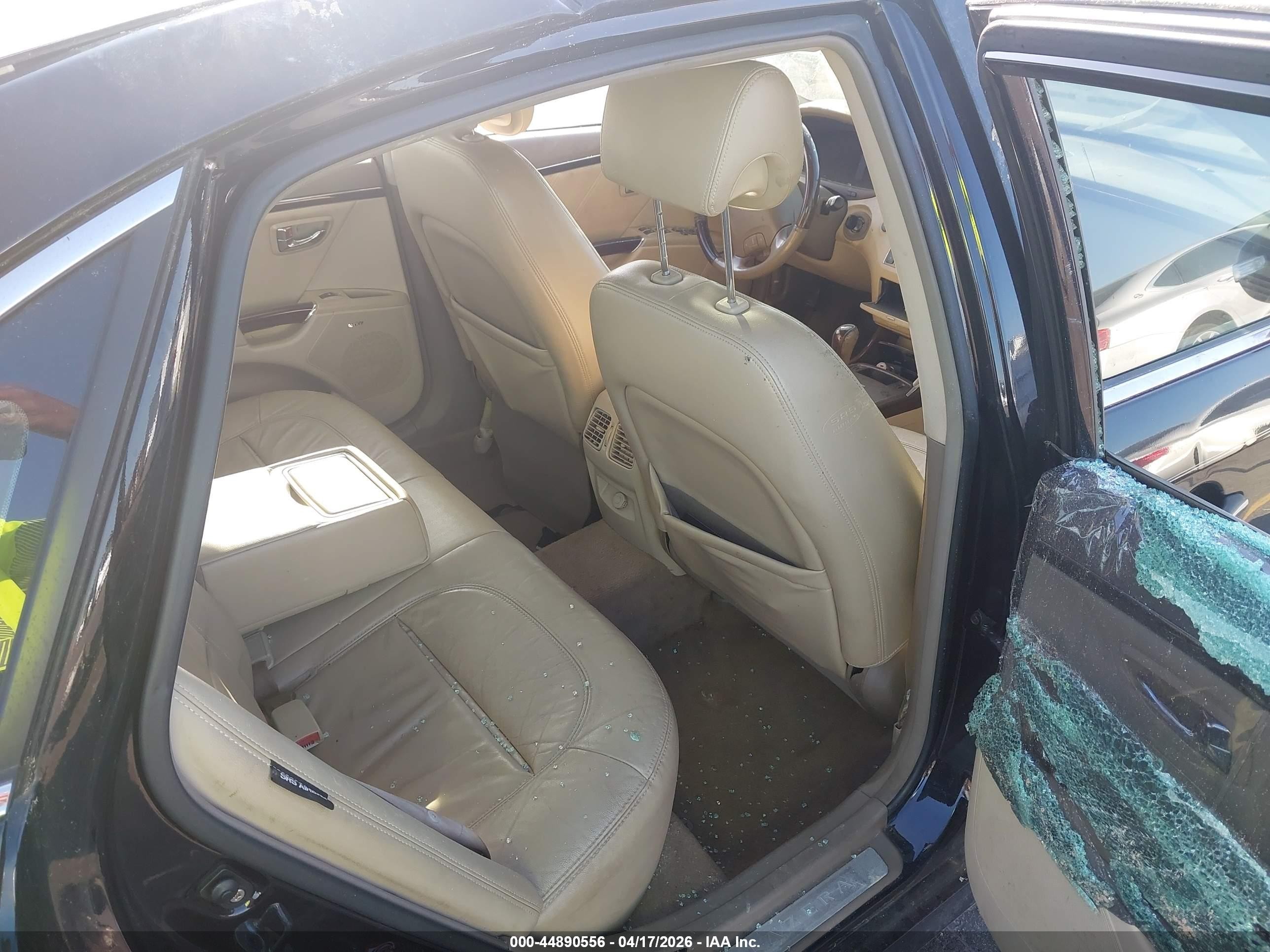 2011 Hyundai Azera Limited Black vin: KMHFC4DF8BA526943