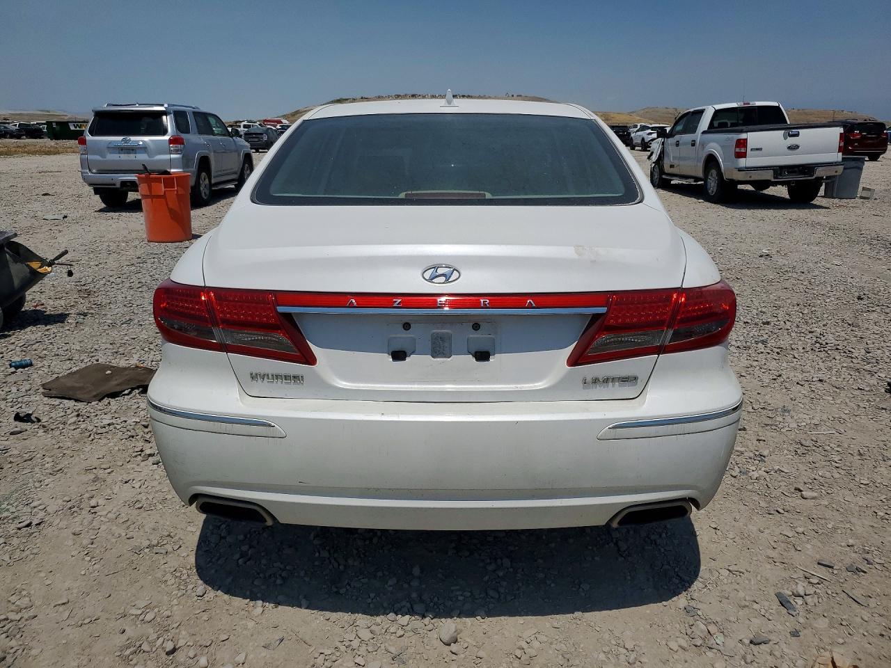2011 Hyundai Azera Limited White vin: KMHFC4DF9BA539474
