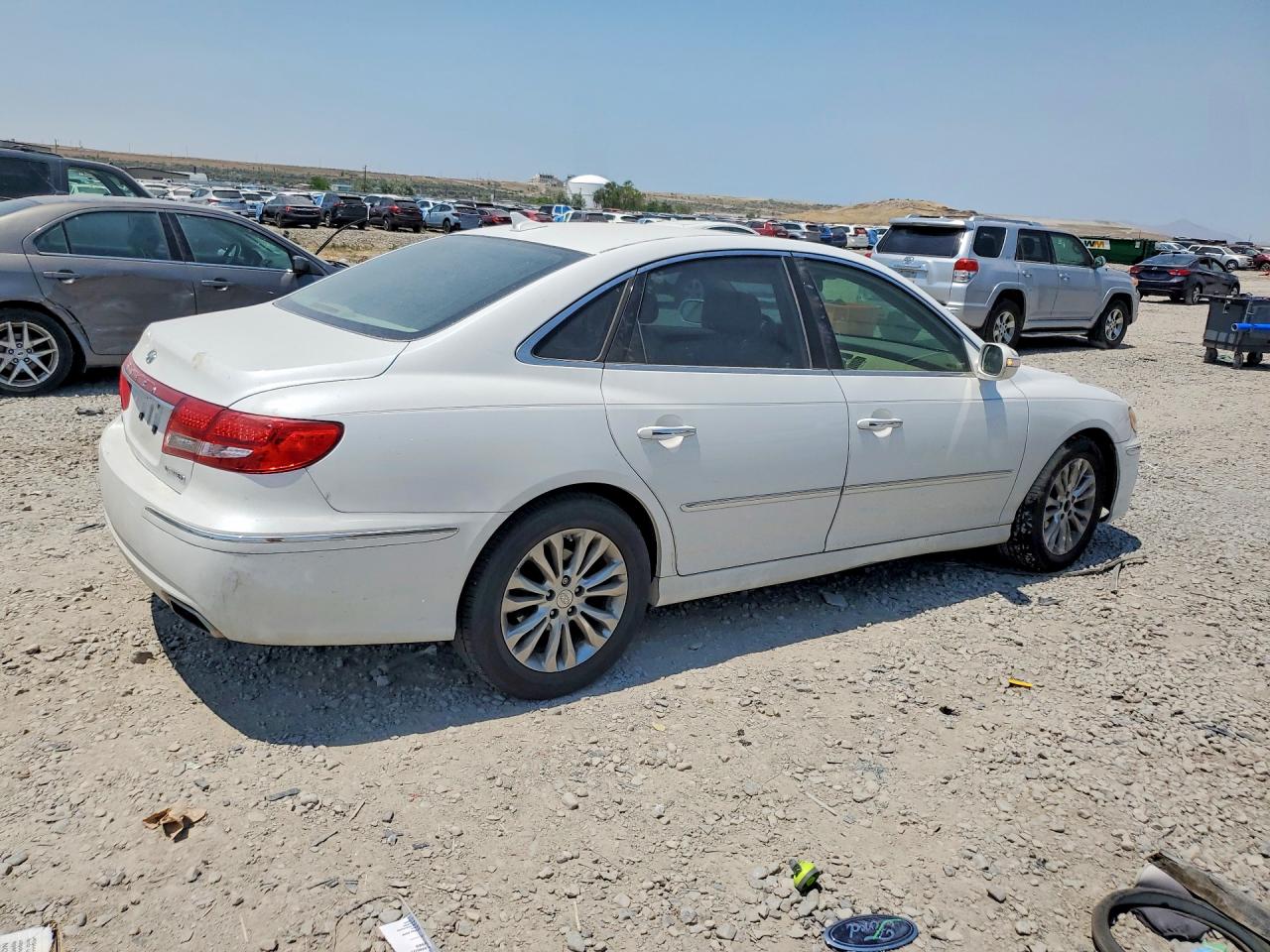 2011 Hyundai Azera Limited White vin: KMHFC4DF9BA539474