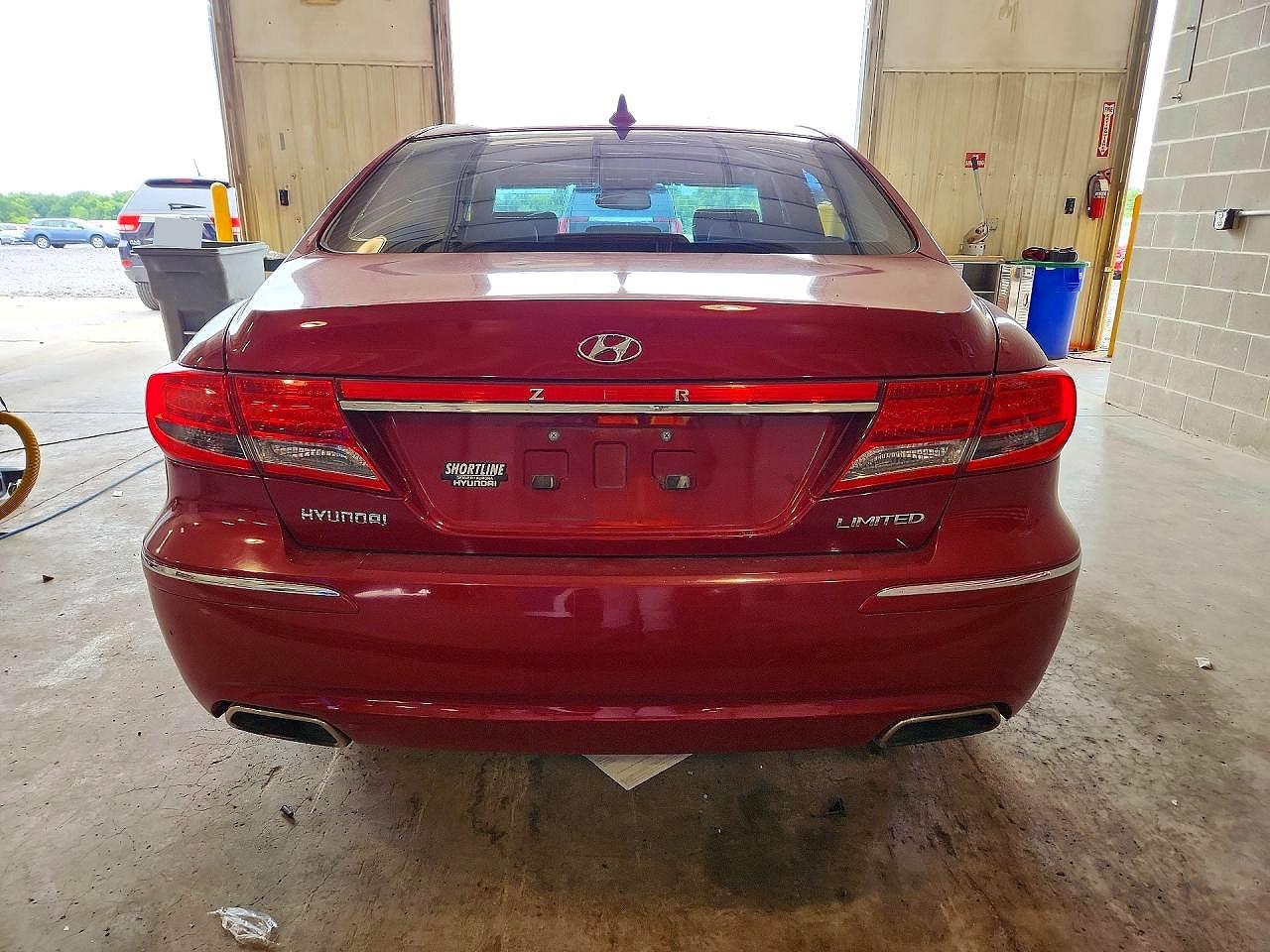 2011 Hyundai Azera Limited Red vin: KMHFC4DFXBA544313