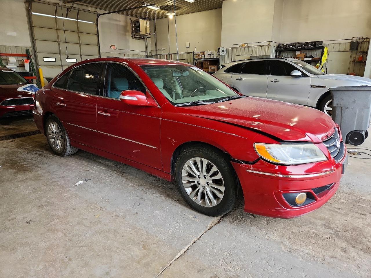 2011 Hyundai Azera Limited Red vin: KMHFC4DFXBA544313