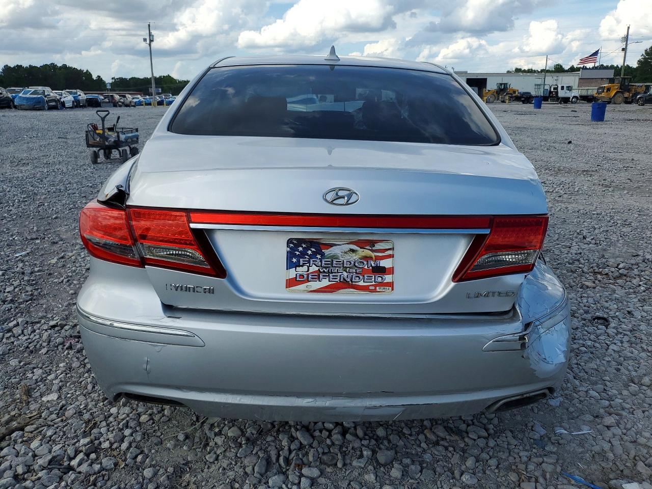 2011 Hyundai Azera Limited Silver vin: KMHFC4DFXBA552699