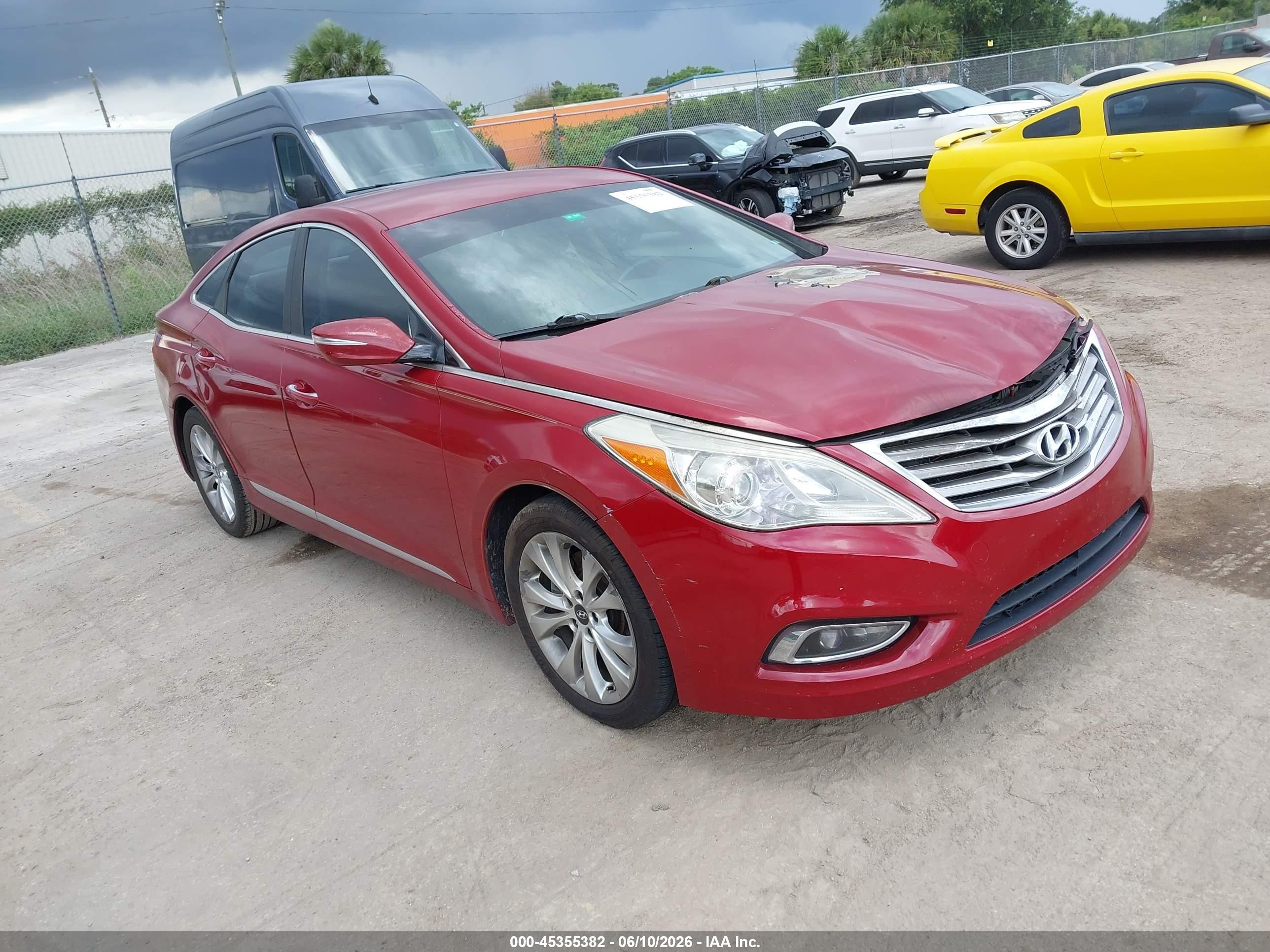 2013 Hyundai Azera   Red vin: KMHFG4JG0DA250181